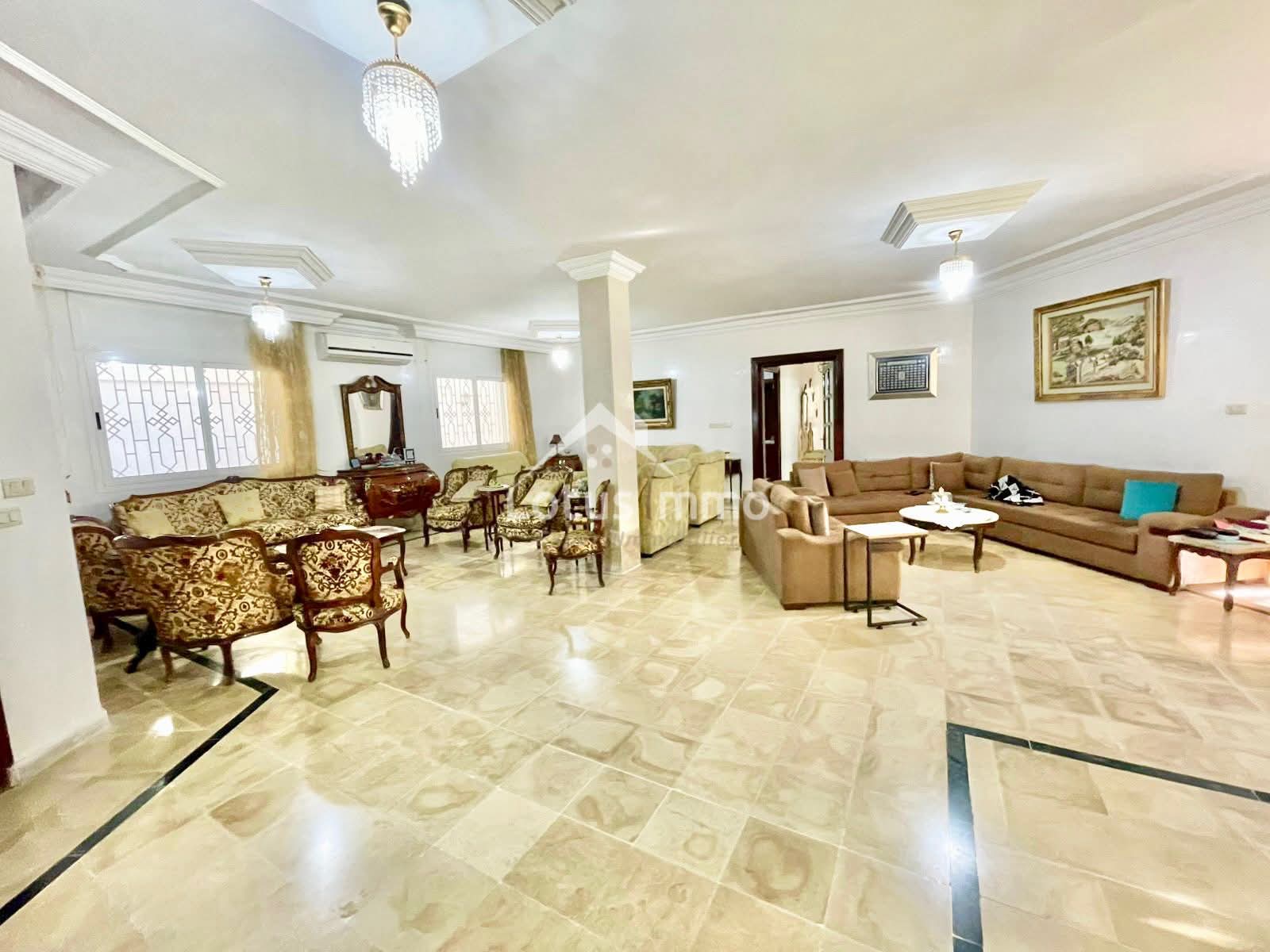 La Soukra Chotrana 3 Vente Maisons Villa s4 avec deux appartements s2