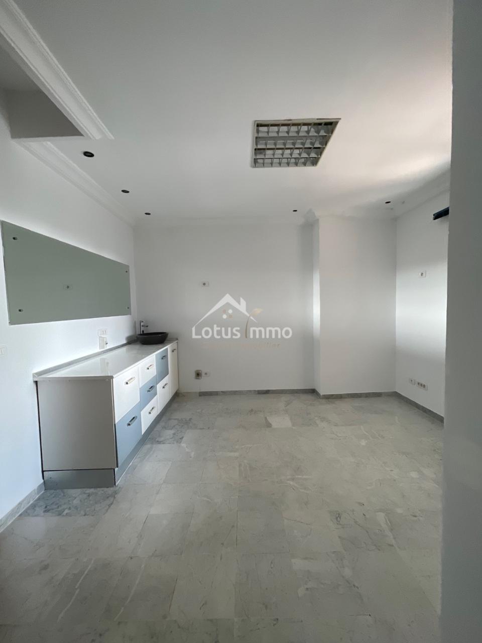 Ariana Ville Cite Ennasr 2 Bureaux & Commerces Bureau Bureau a2 sur avenue hedi nouira ennasr