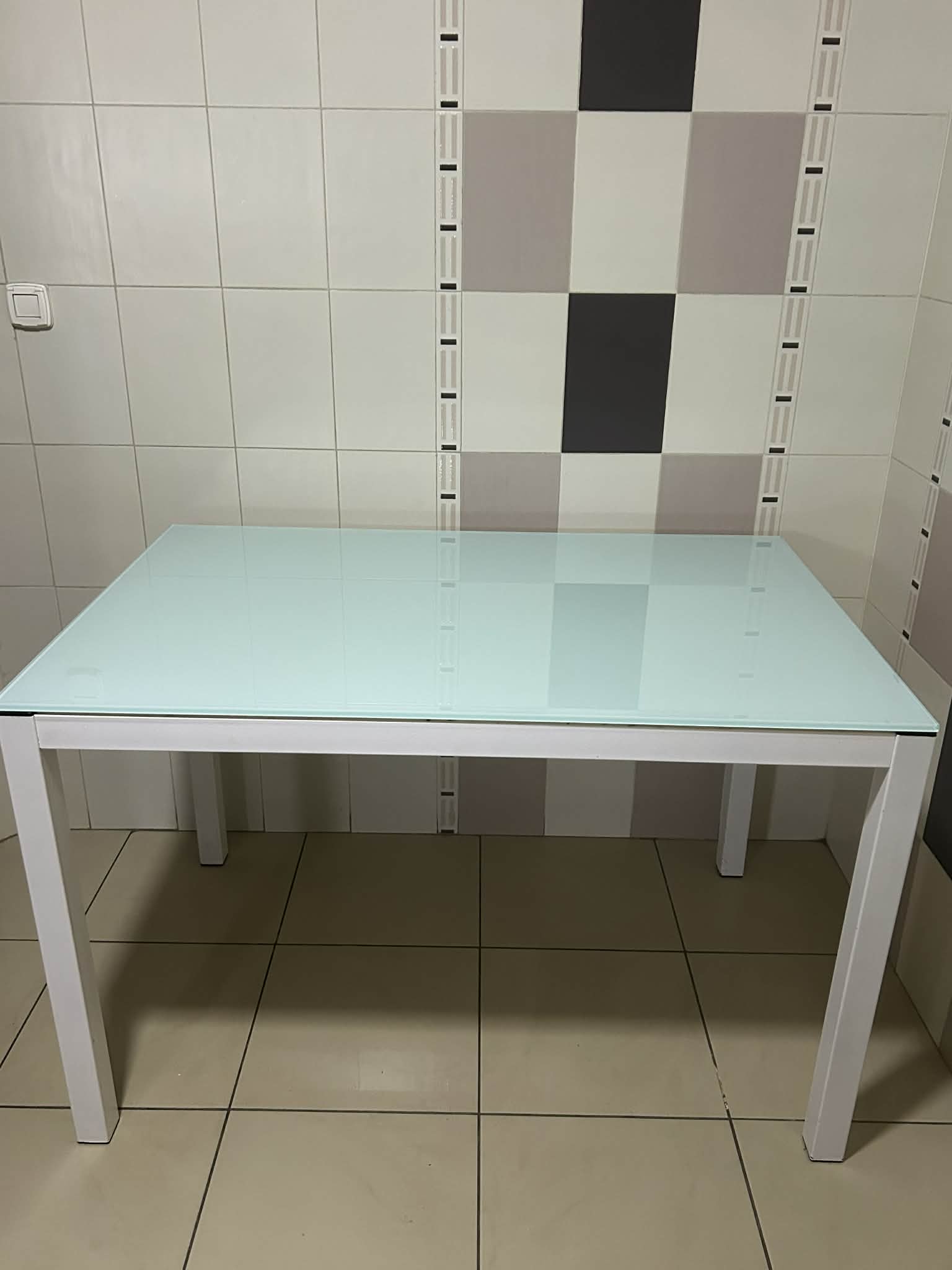 Ariana Ville&nbsp;Ariana&nbsp;Salon - Salle � manger &nbsp;Salle � manger&nbsp;Table pour cuisine