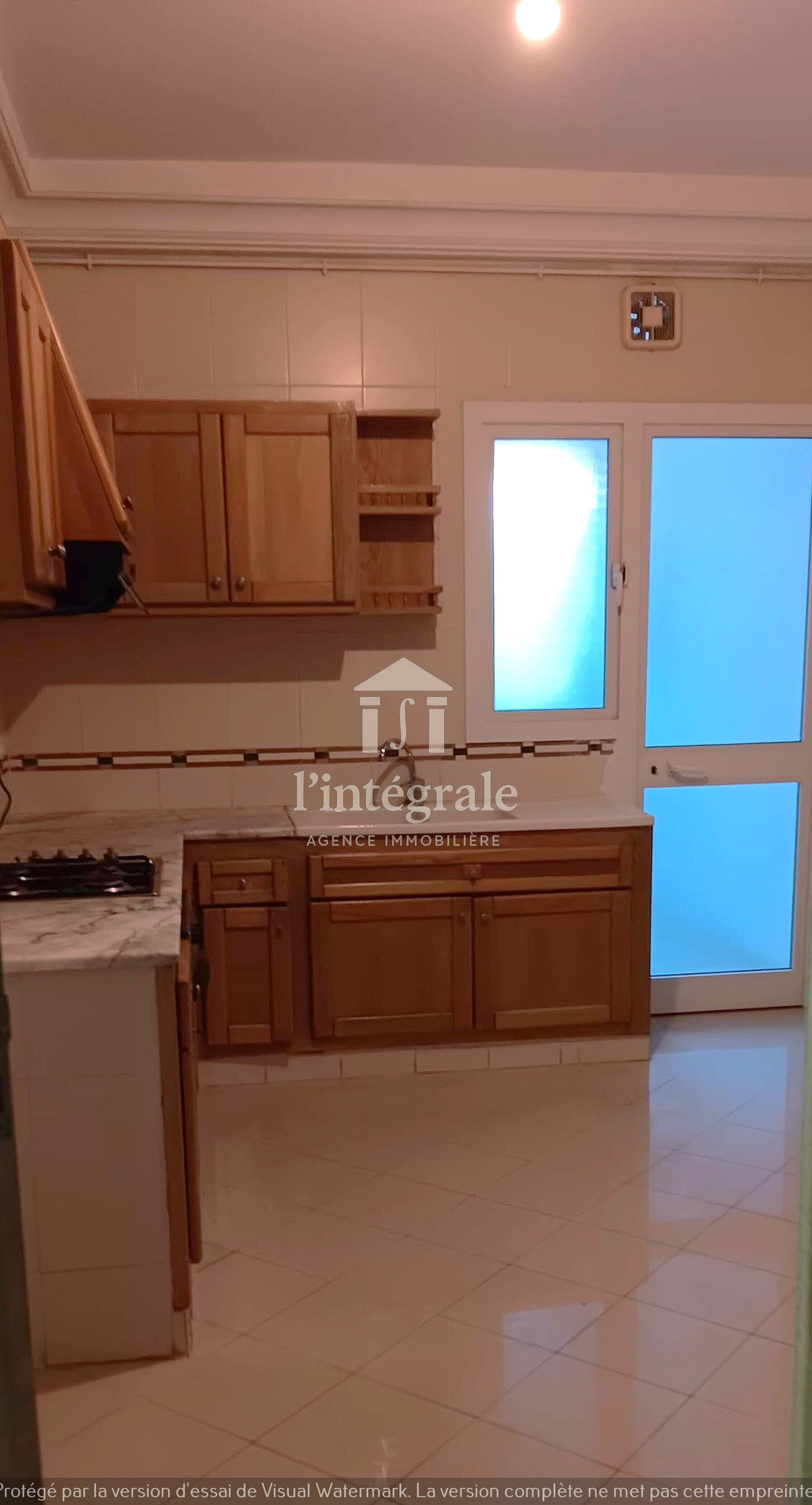 Ariana Ville Cite Ennasr 2 Location Appart. 3 pices Spacieux s2 bon standing