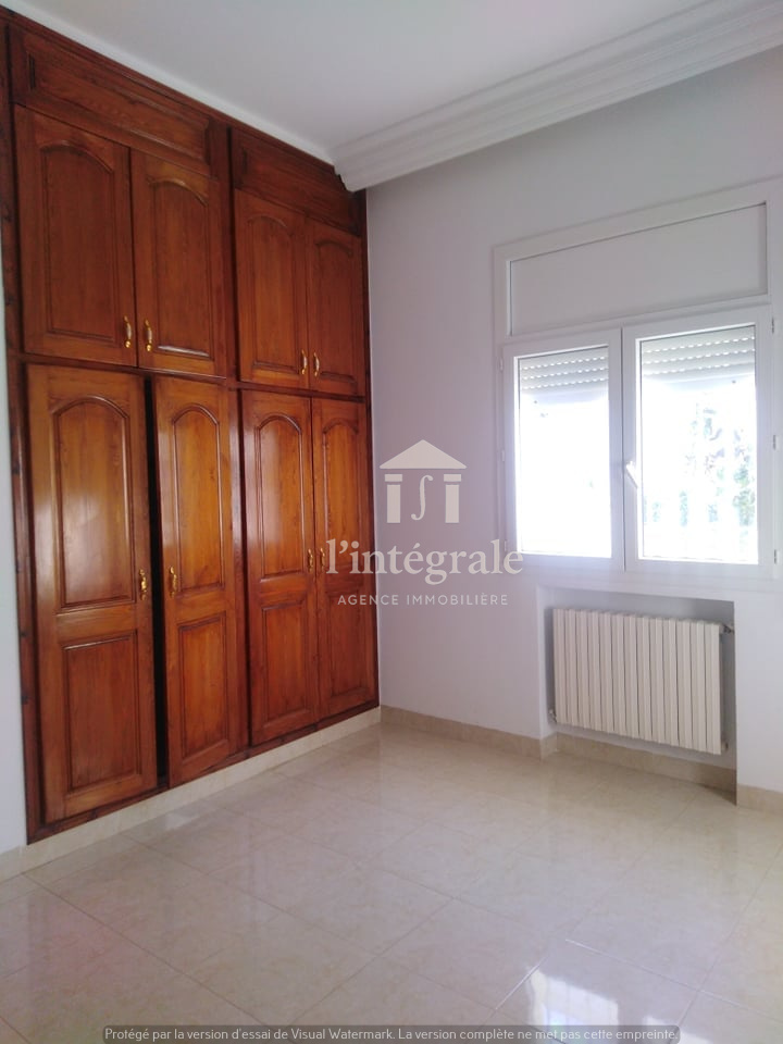 Ariana Ville Cite Ennasr 2 Location Maisons Villa de 3 niveaux  cit lfaouz