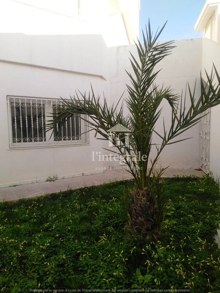 Ariana Ville Cite Ennasr 2 Location Maisons Villa de 3 niveaux  cit lfaouz