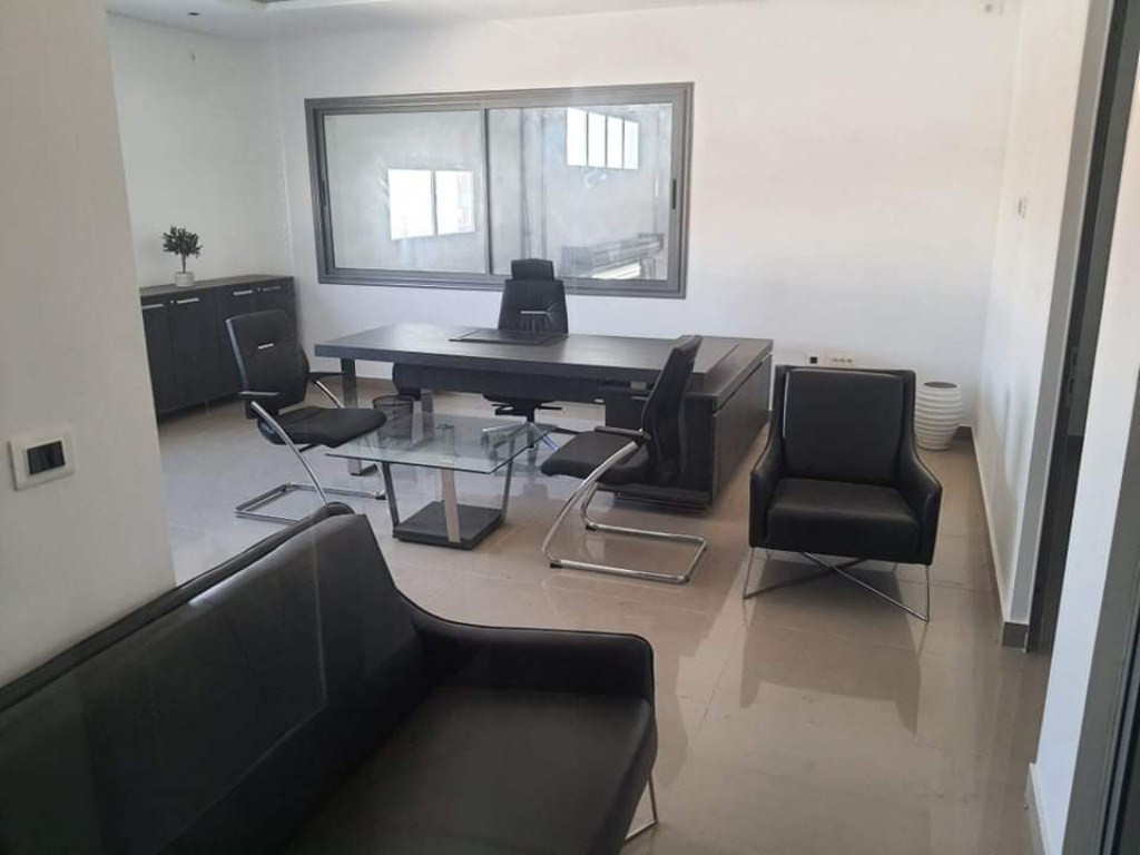 Fouchana Zone Industrielle El Meghira Bureaux & Commerces Surfaces Local industriel 500 m  mghira