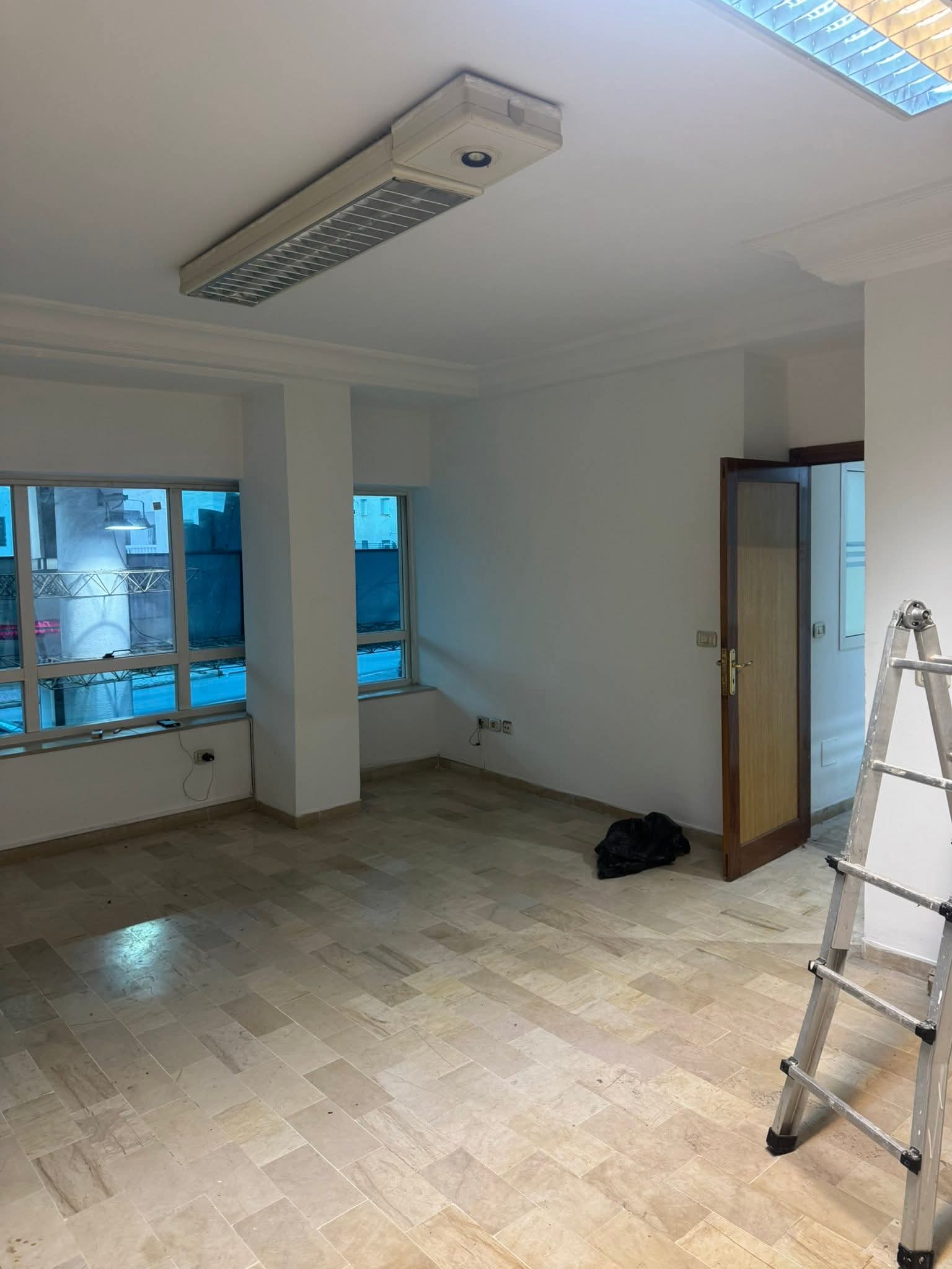 Ariana Ville Cite Ennasr 2 Location Appart. 4 pices Bureau ennasr chera3 hedi nauina