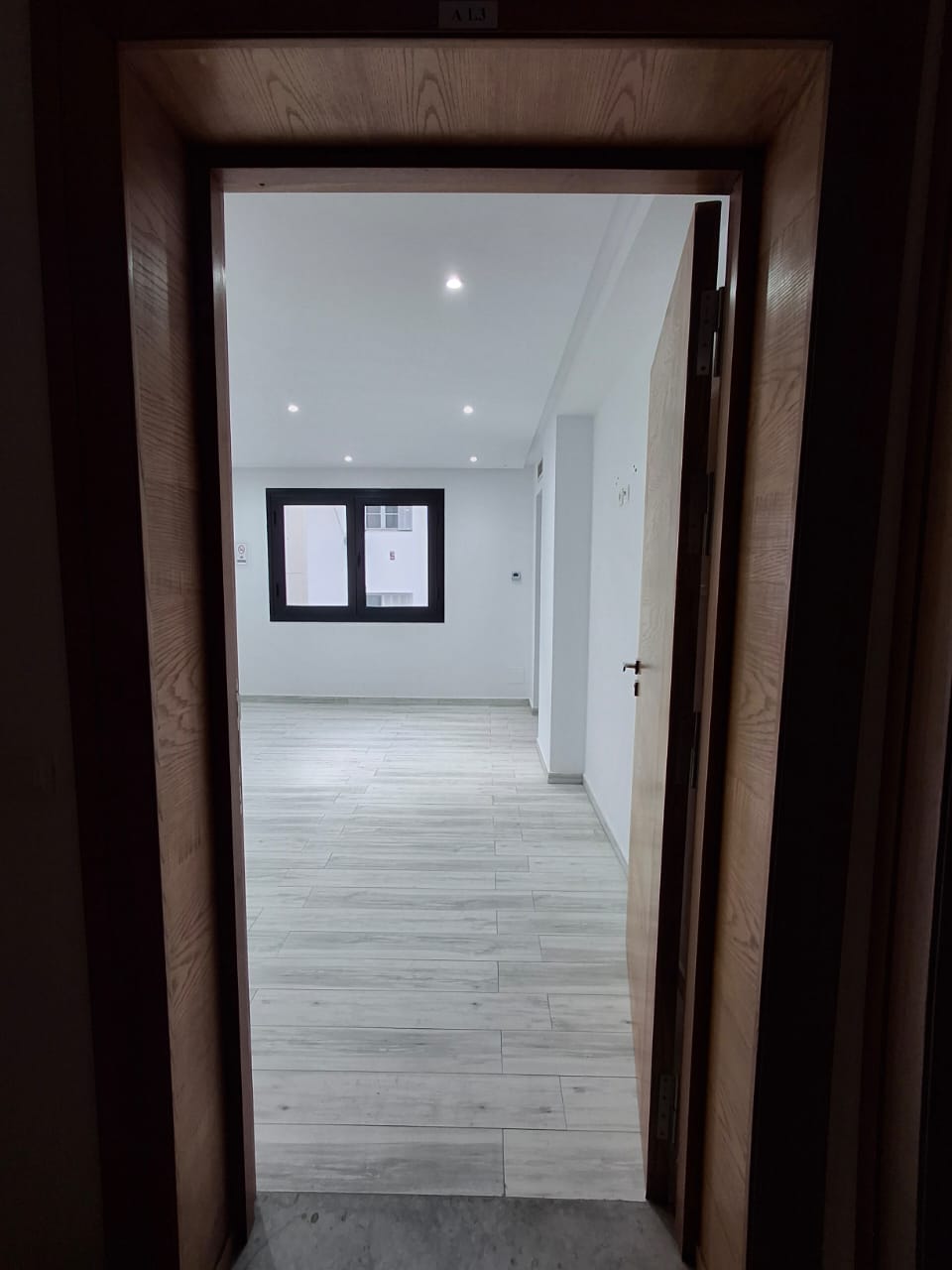 El Menzah Tunis Belvedere Bureaux & Commerces Bureau Bureau 4 pieces place d'afrique belvedere parking