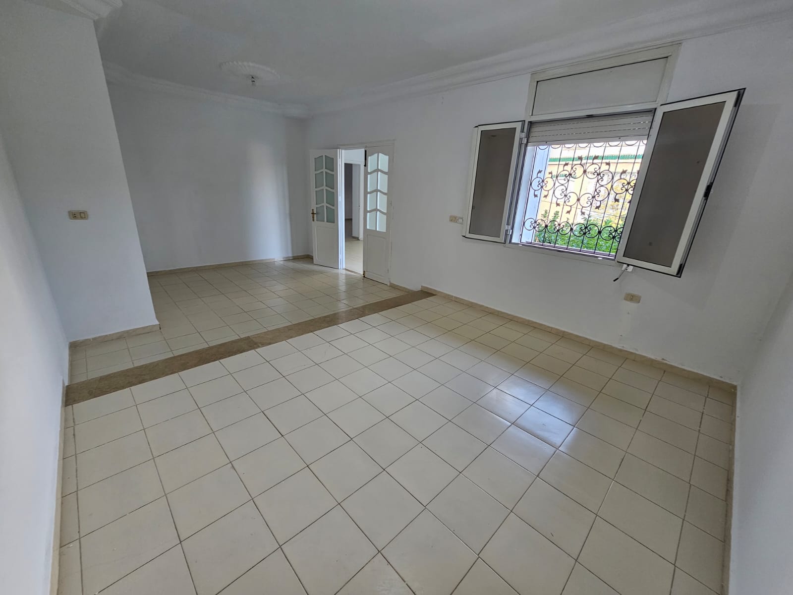 Ezzouhour (Tunis) Ezzouhour 4 Vente Maisons Etage de villa s3 plus studio 280 md a ezzouhour