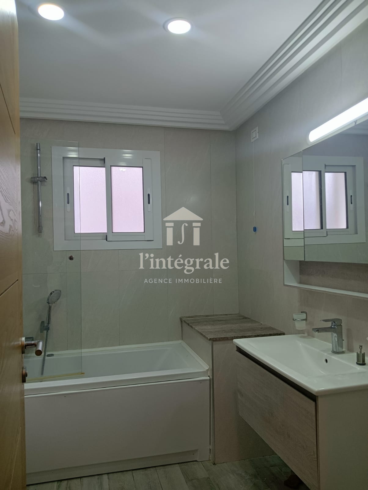 El Menzah&nbsp;El Menzah 9&nbsp;Location&nbsp;Appart. 4 pi�ces&nbsp;S3 de tr�s haut standing � menzah9c