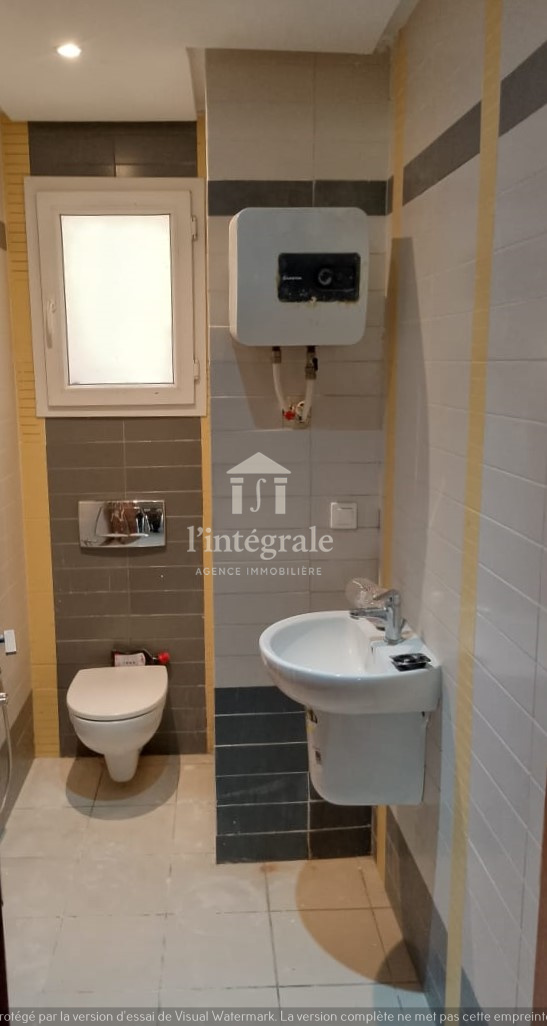 Cite El Khadra Zone urbaine nord Location Appart. 4 pices Bureau de 4 pices