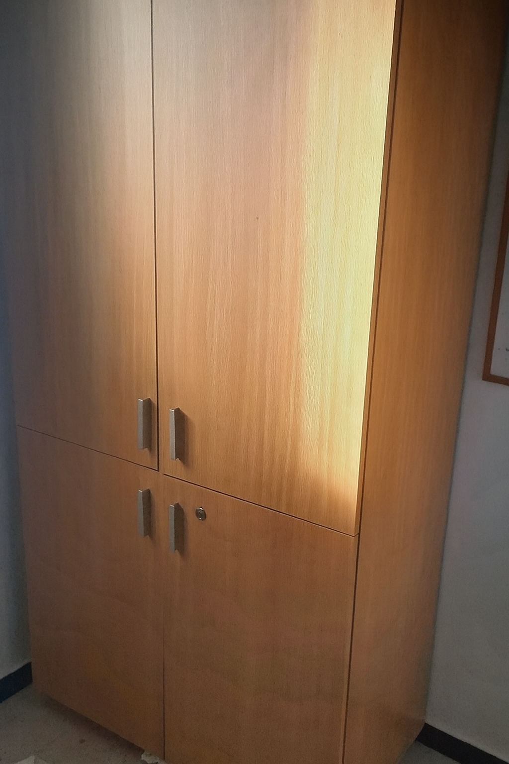 Menzel Bourguiba Cite Sidi Yahya Meubles de bureau Bureaux - Tables Liquidation bureau et armoire