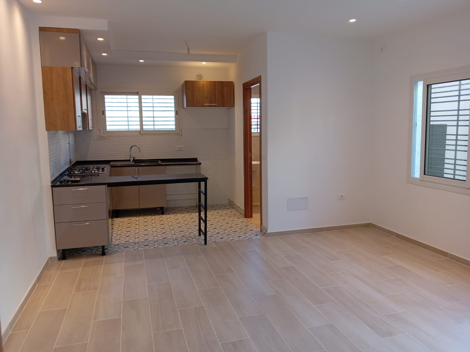 Ariana Ville Cite Ennouzha Location Appart. 2 pices Apparemment