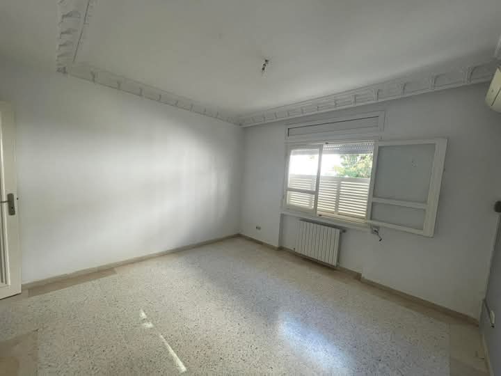 Ariana Ville Cite Ennasr 2 Location Appart. 4 pices S3 1450 d ennasr 2