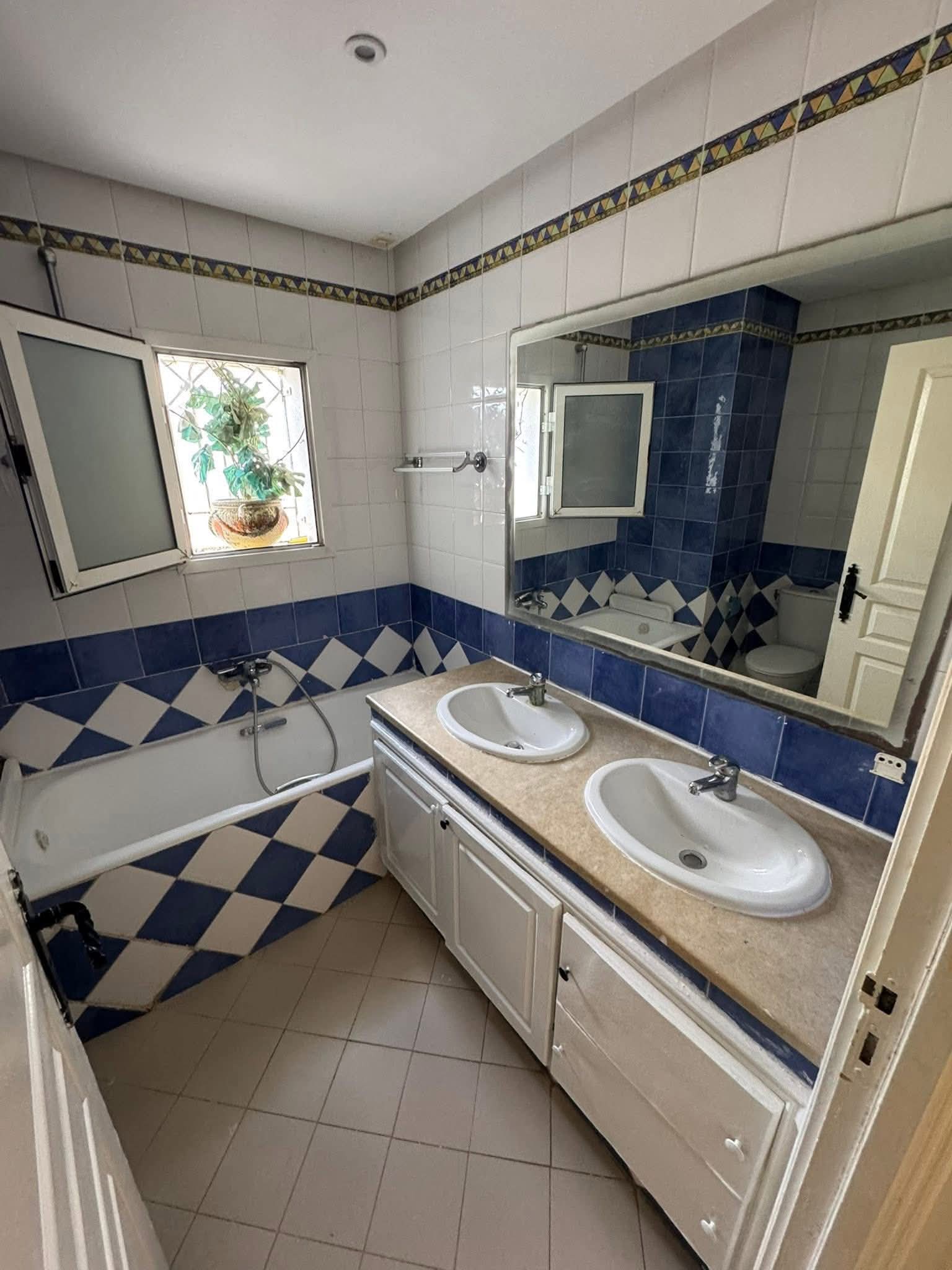 La Soukra&nbsp;La Soukra&nbsp;Location&nbsp;Appart. 4 pi�ces&nbsp;S3 1250 d la soukra