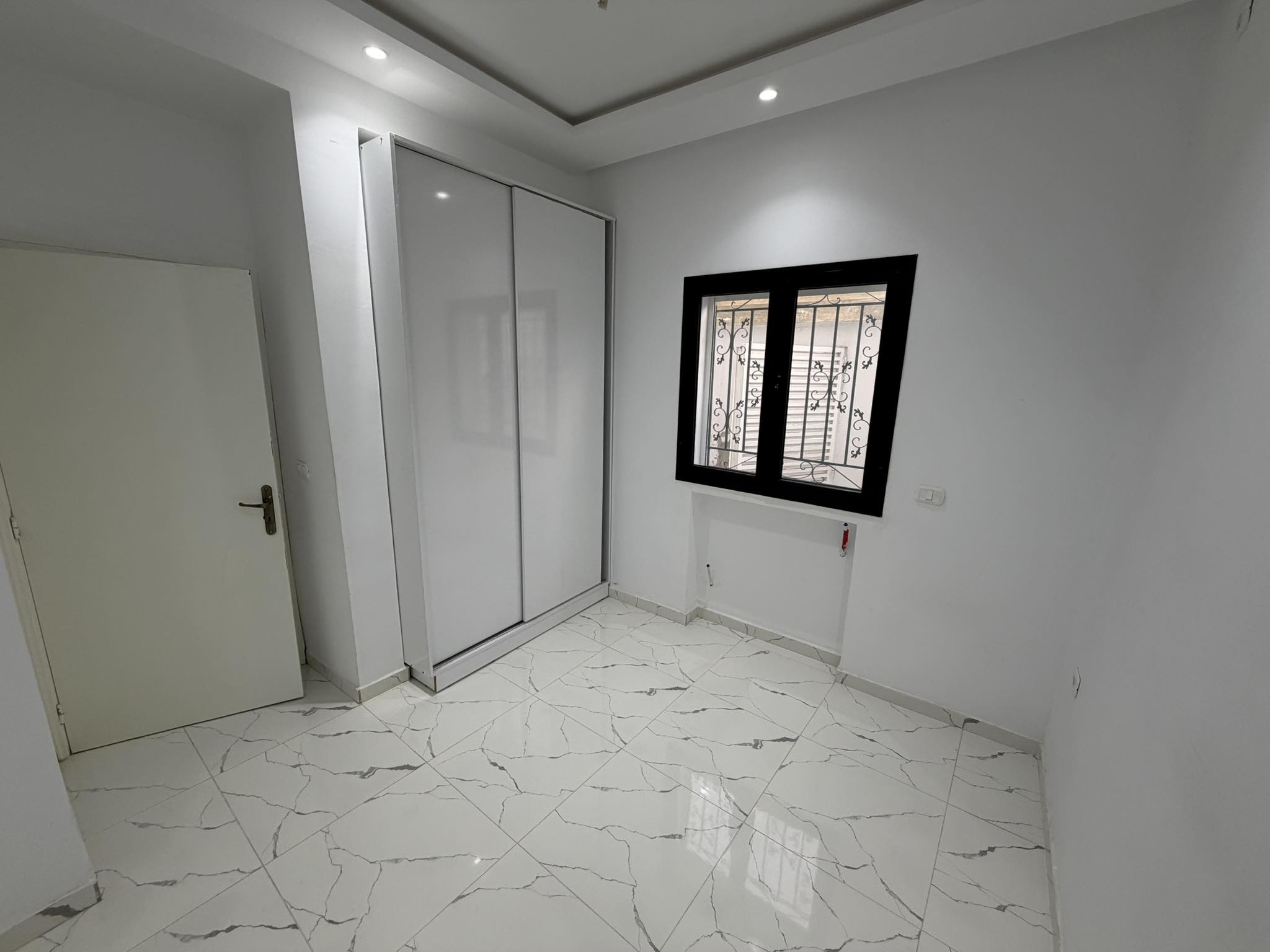 Ariana Ville Riadh Landlous Location Appart. 2 pices S1 rdc 650 d riadh el andalous