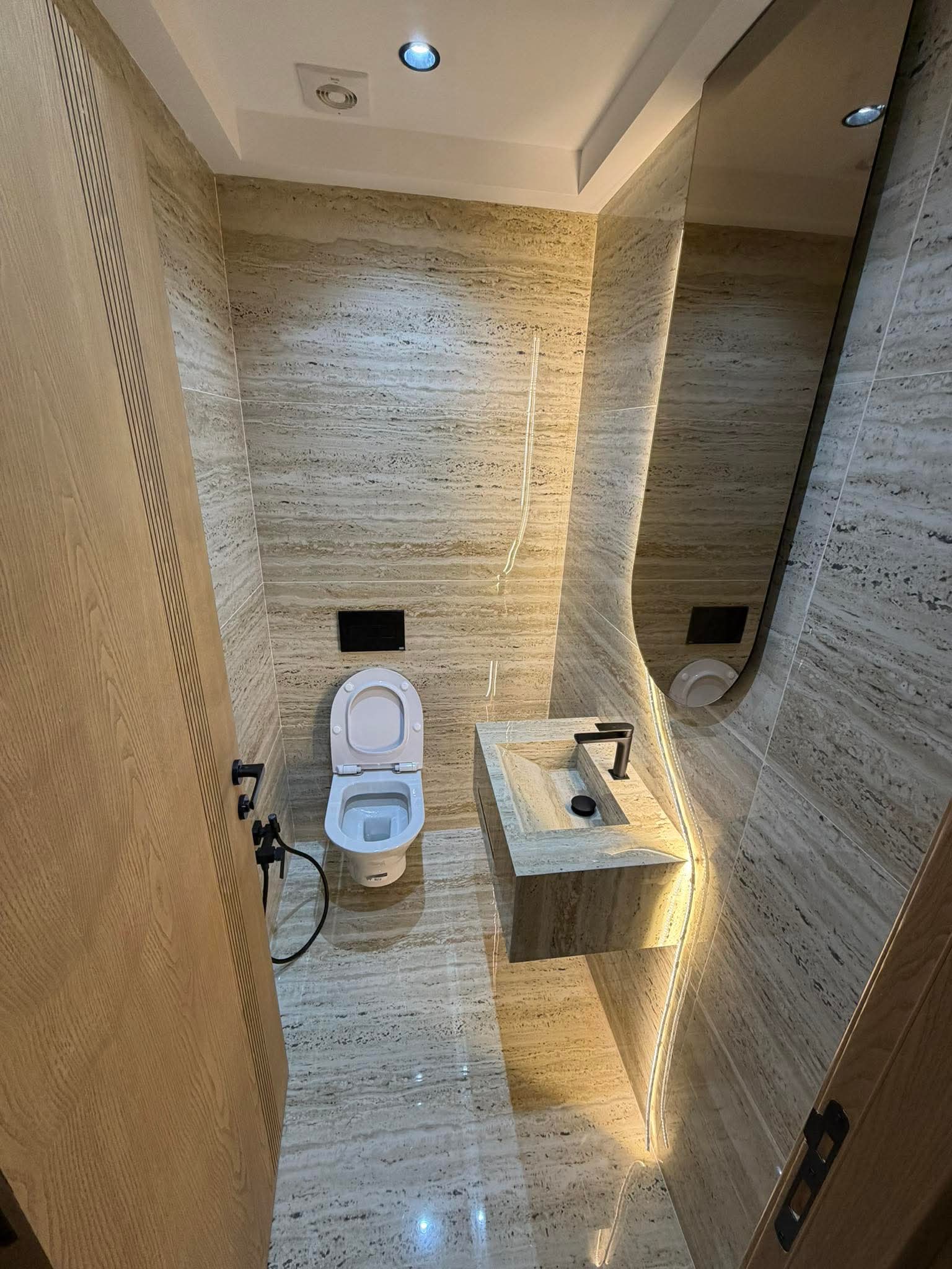 Ariana Ville&nbsp;Cite Ennasr 2&nbsp;Location&nbsp;Appart. 3 pi�ces&nbsp;S2 rdc jamais habite ennasr 1