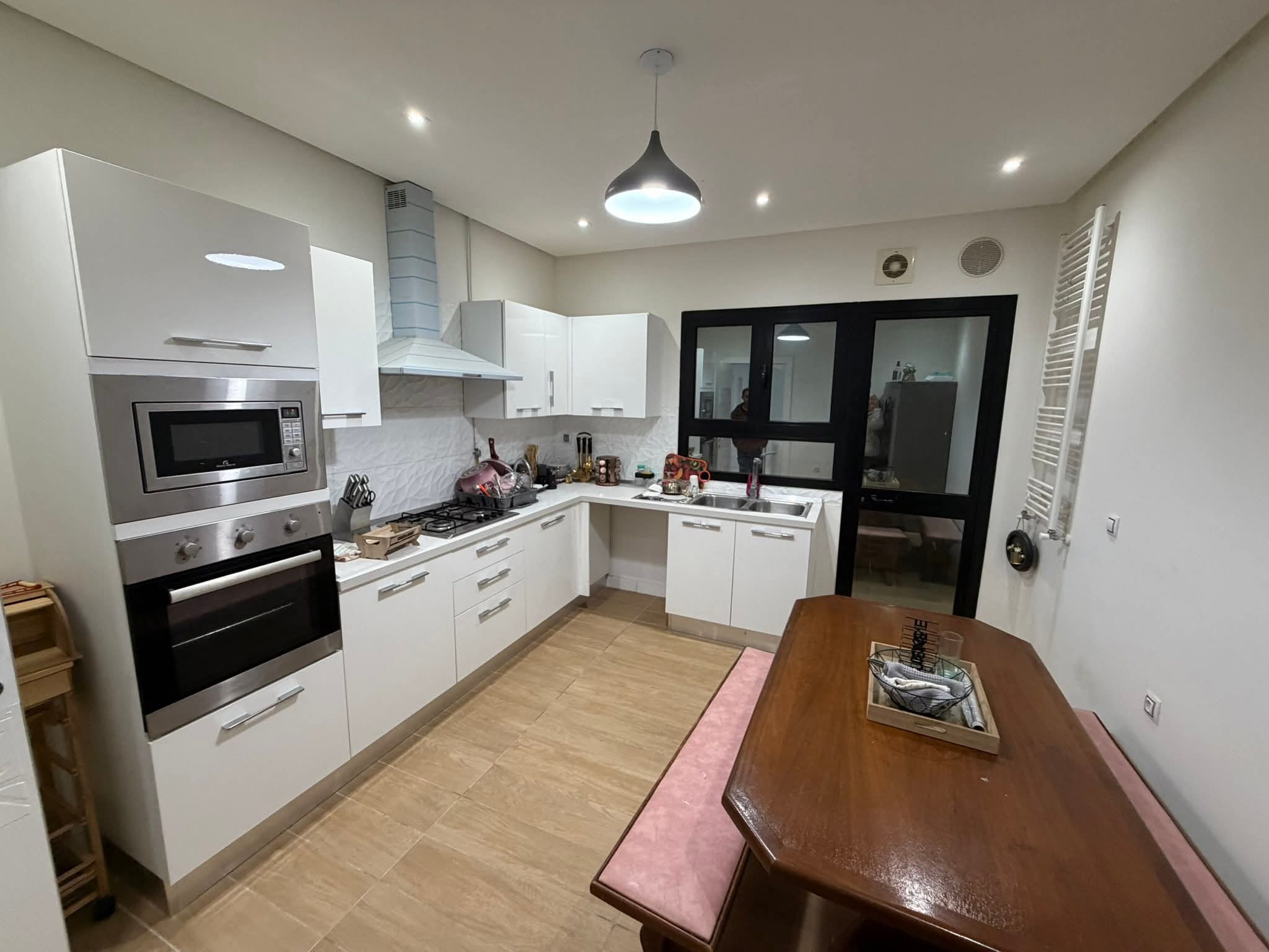 Ariana Ville&nbsp;Cite Ennasr 2&nbsp;Location&nbsp;Appart. 4 pi�ces&nbsp;S3  meuble 2400d ennasr 2