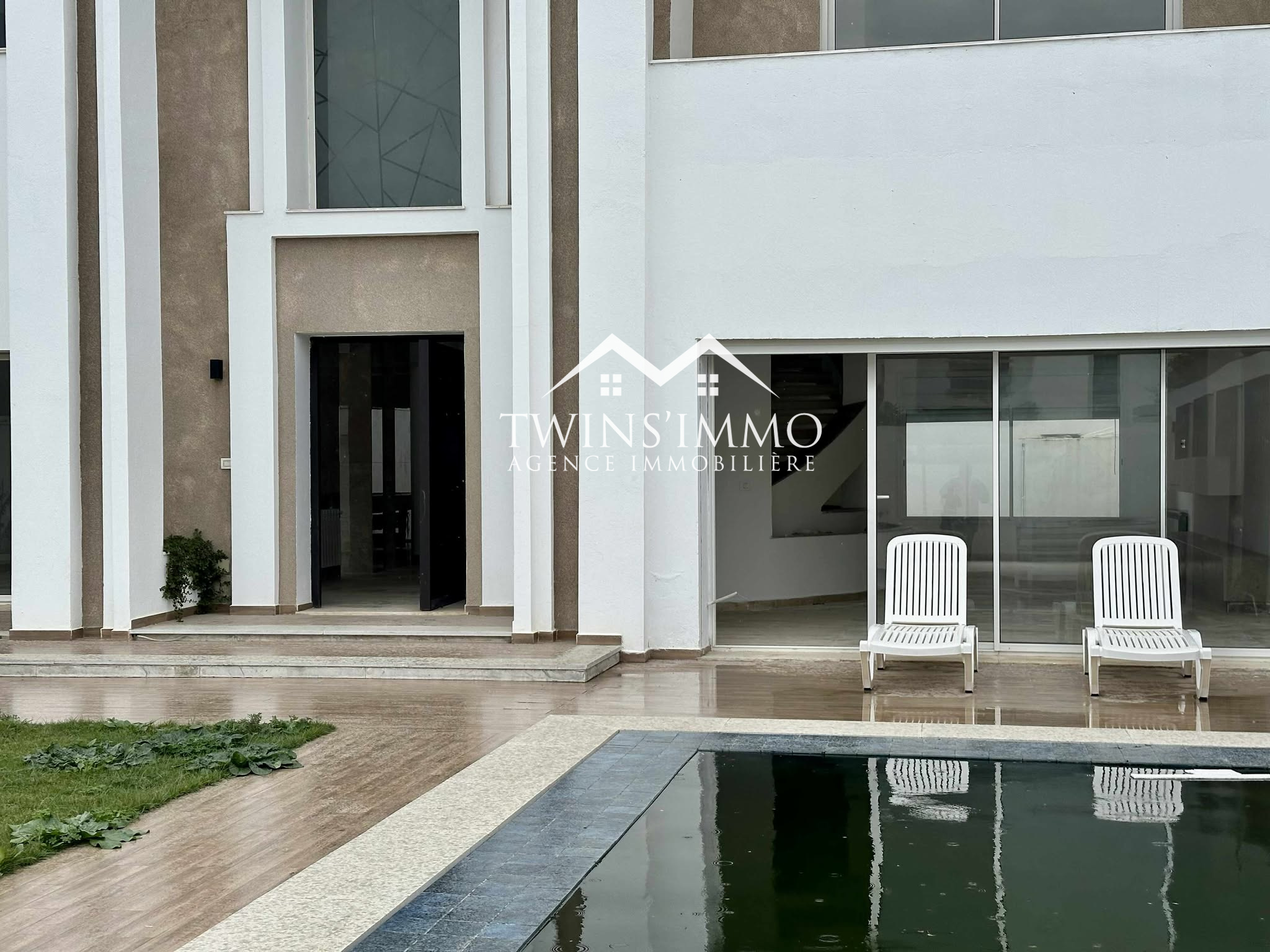 La Soukra La Soukra Location Maisons Villa s3 avec piscine  la soukra