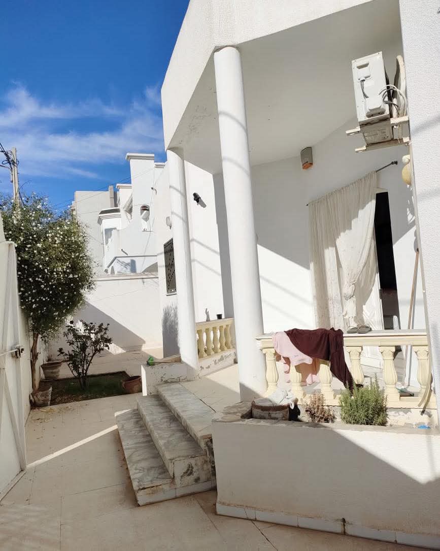 Sousse Jaouhara Cite Sahloul Vente Appart. 3 pices Villa trs spacieuse avec jardin