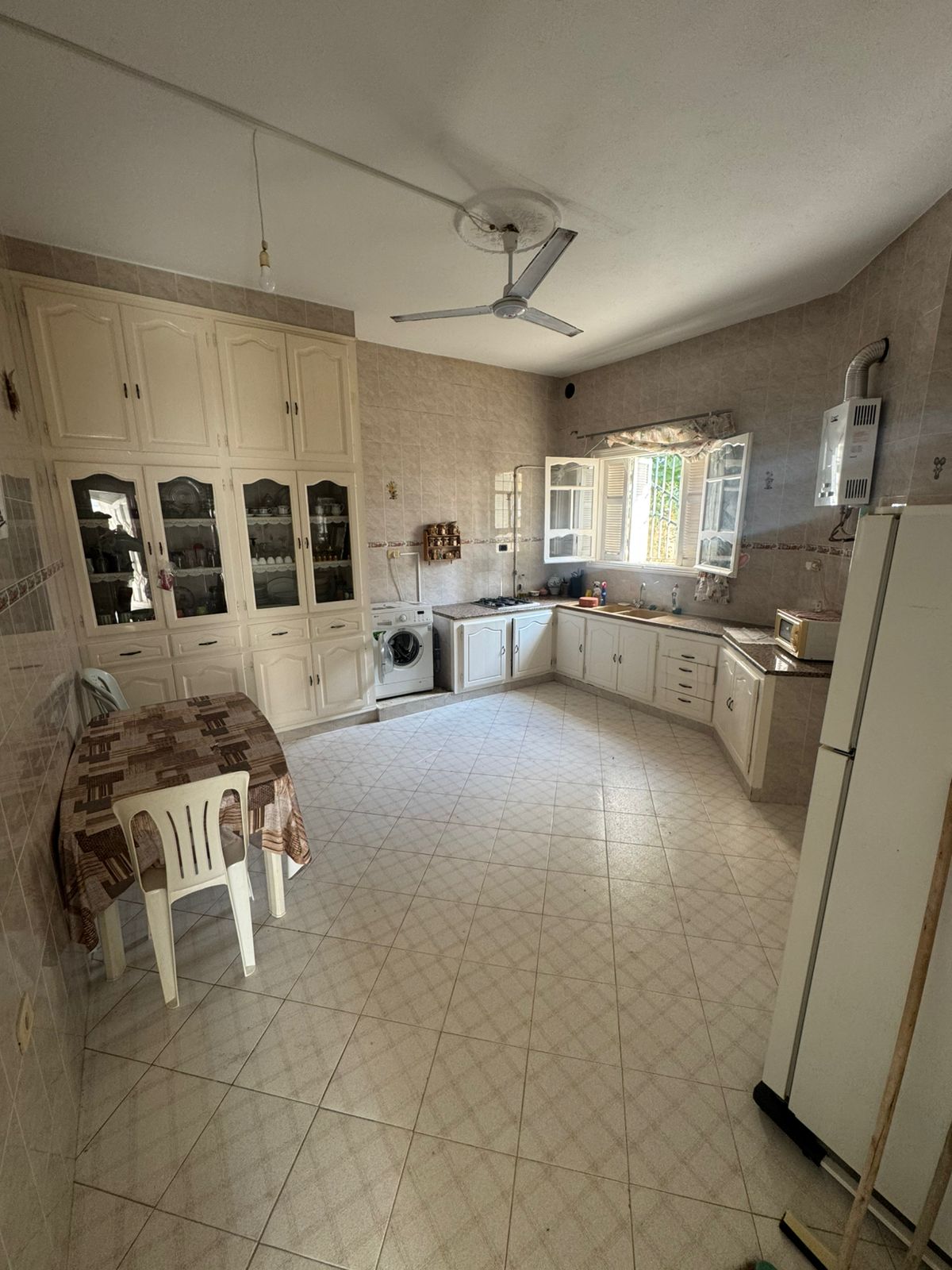 Sousse Jaouhara&nbsp;Cite Sahloul&nbsp;Vente&nbsp;Appart. 3 pi�ces&nbsp;Une villa spacieuse avec petit jardin