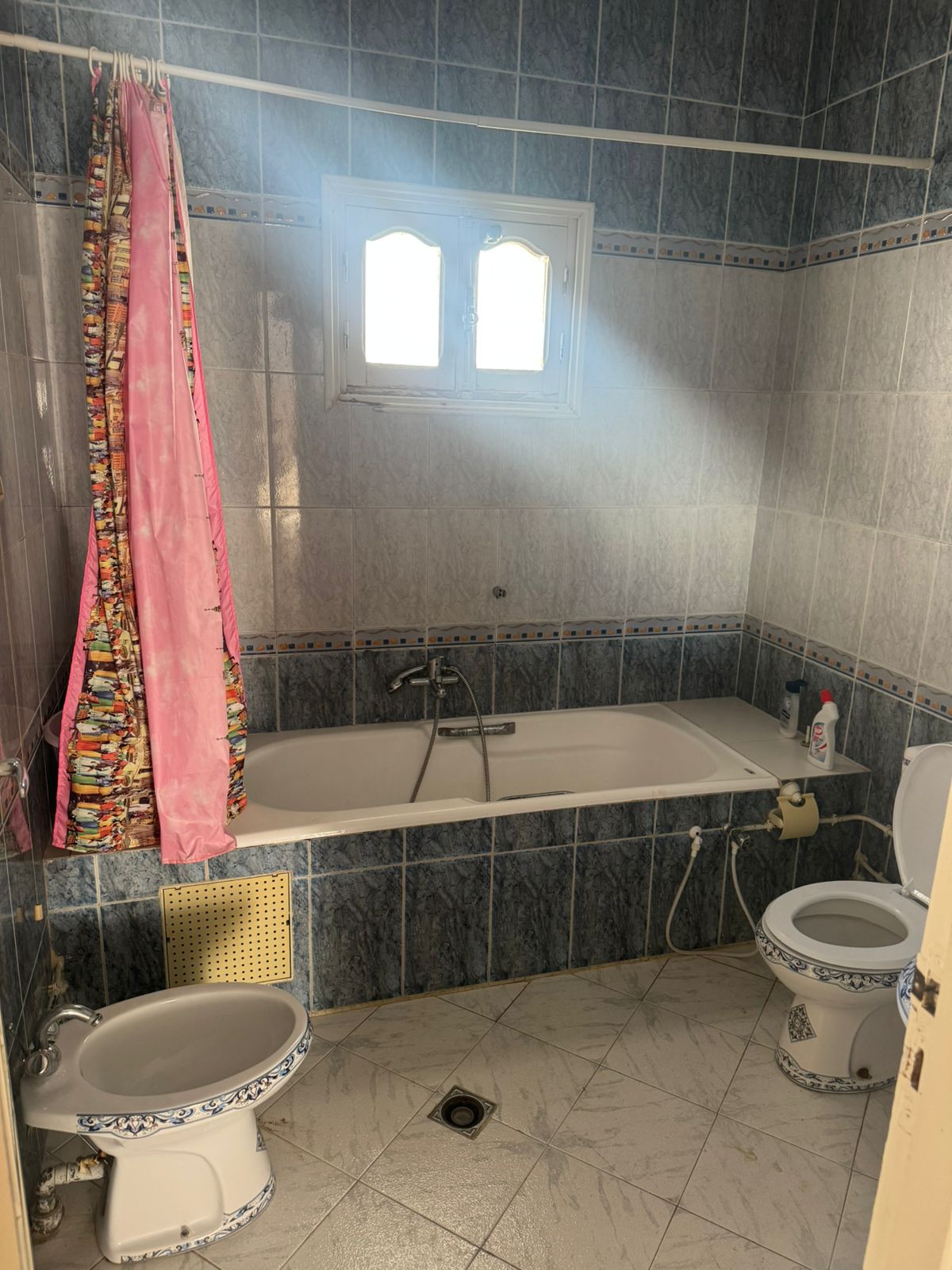 Sousse Jaouhara&nbsp;Cite Sahloul&nbsp;Vente&nbsp;Appart. 3 pi�ces&nbsp;Villa tr�s spacieuse � sahloul 3