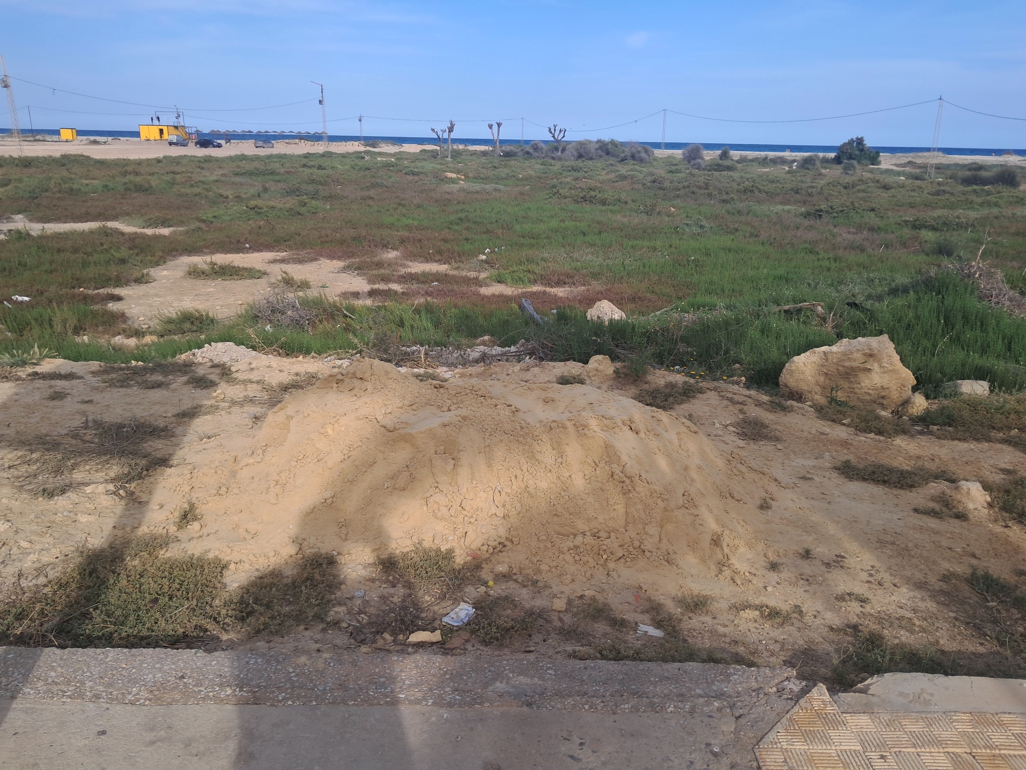 Beni Khiar El Maamoura Vente Surfaces Maamoura plage vdterrain 1000 m2 pieds dans l'eau