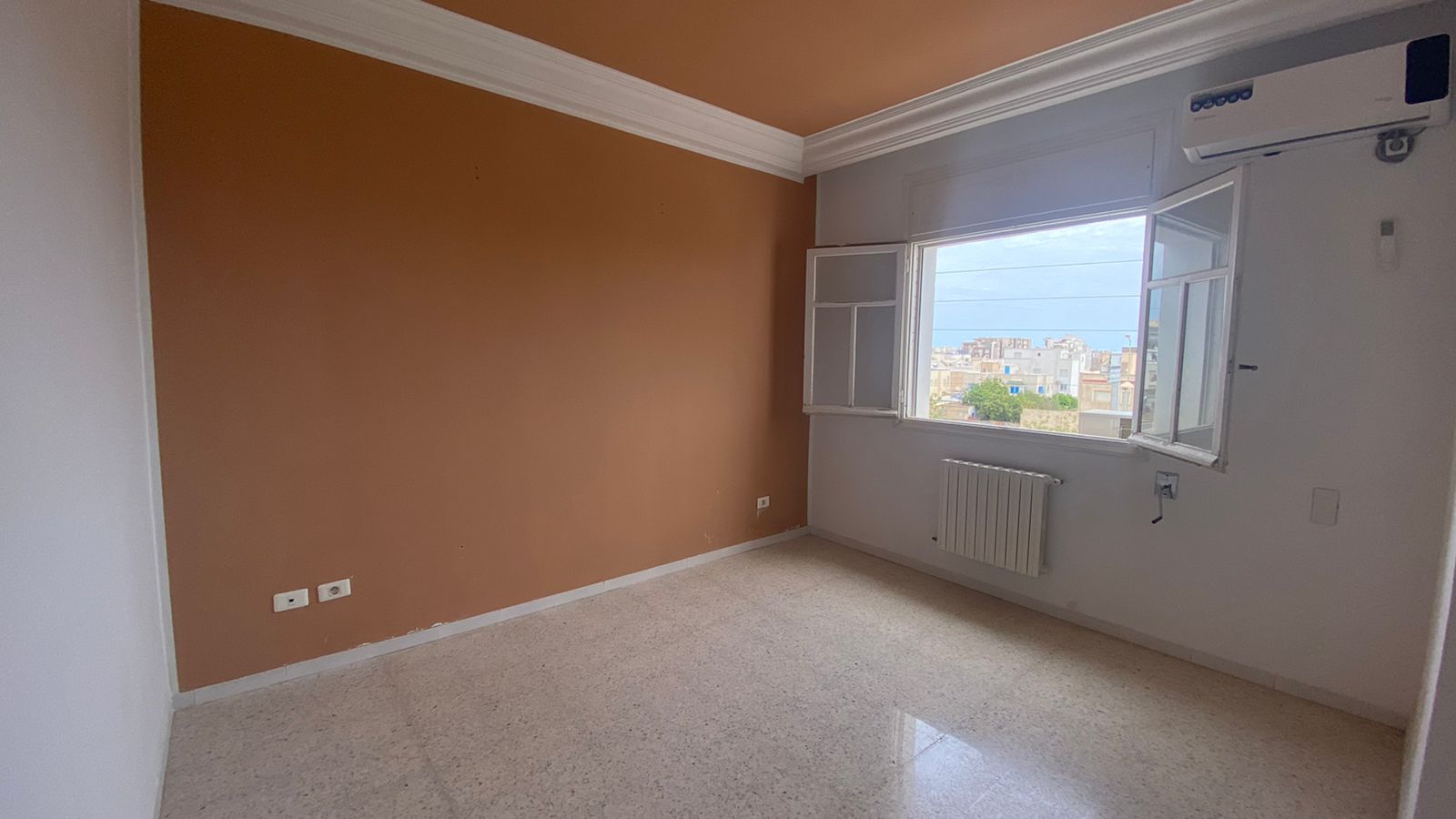 Ariana Ville Riadh Landlous Vente Appart. 4 pices Un s3 a riadh el andalous