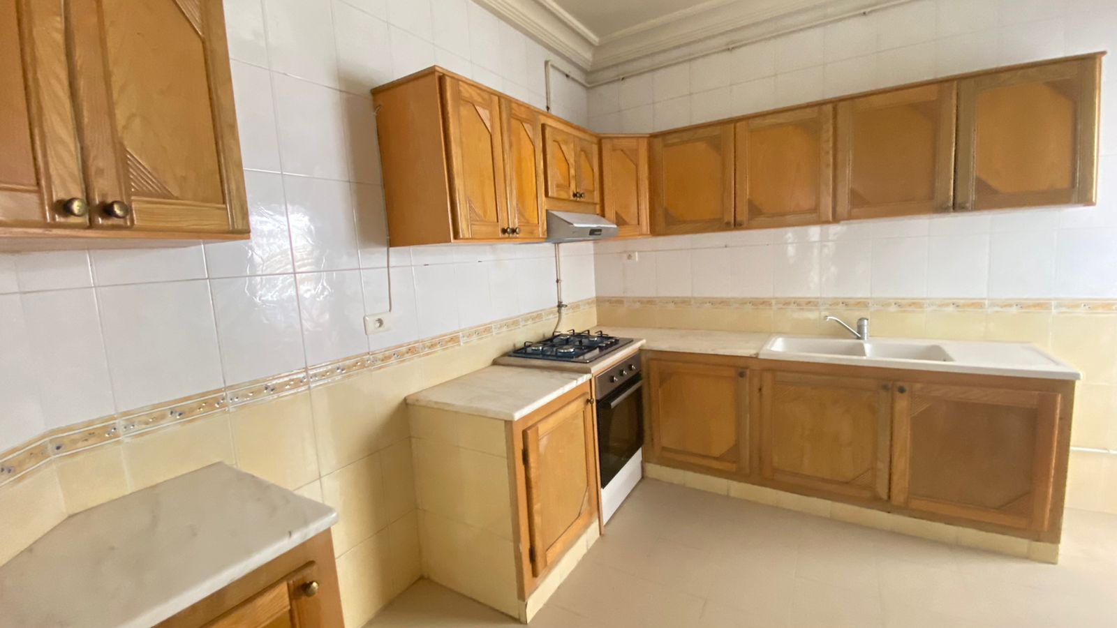 Ariana Ville&nbsp;Riadh Landlous&nbsp;Location&nbsp;Appart. 4 pi�ces&nbsp;Un s3 a riadh el andalous