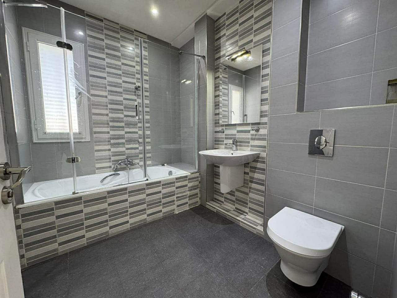 El Menzah El Menzah 9 Location Maisons Villa sur 3 niveaux  menzah 9c