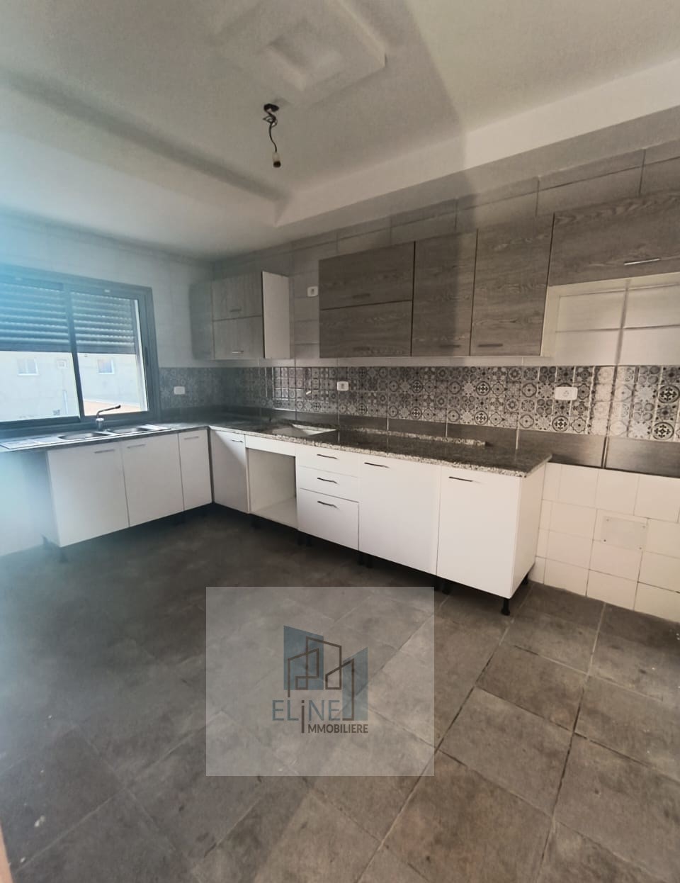 La Soukra&nbsp;La Soukra&nbsp;Vente&nbsp;Maisons&nbsp;Deux appts s plus 2 a dar fadhal