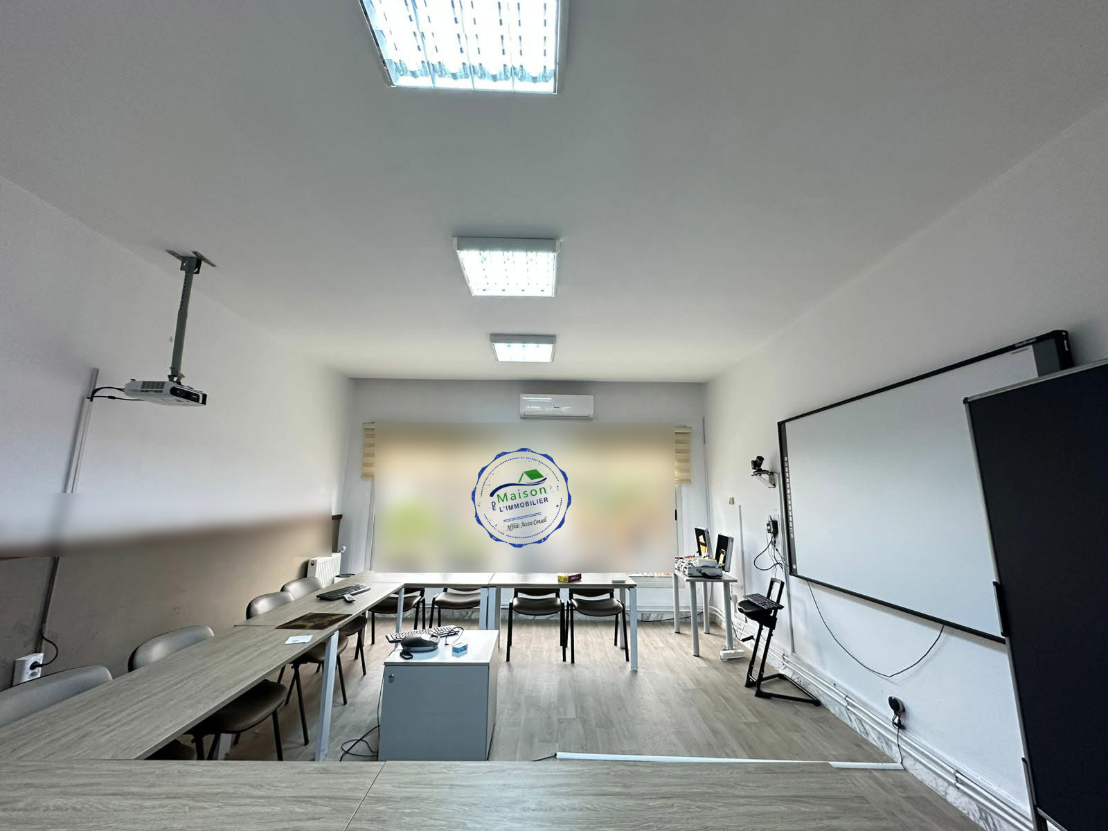 El Menzah&nbsp;Mutuelle Ville&nbsp;Location&nbsp;Autre&nbsp;Villa usg bureau 10 pi�ce 13parking  mutuelleville