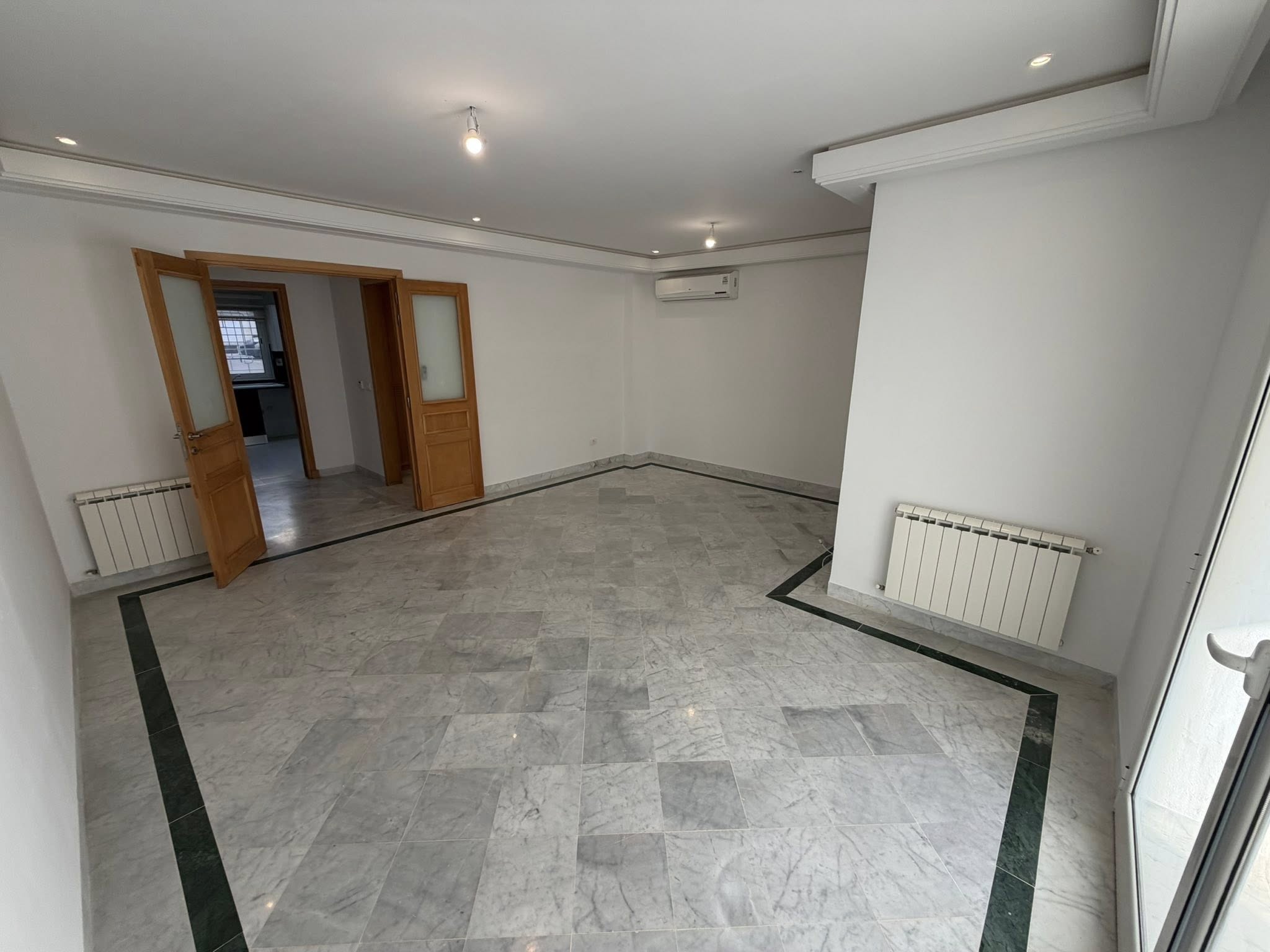 Ariana Ville Cite Ennasr 2 Location Appart. 4 pices Nouveau s3  ennaser 2