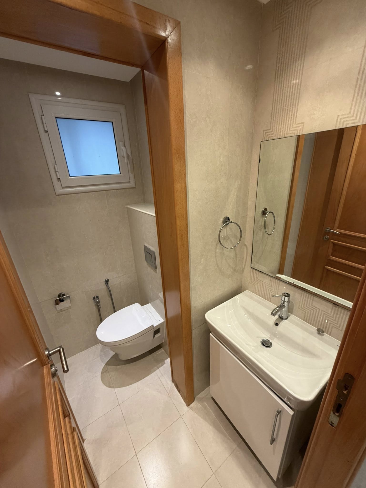 Ariana Ville Cite Ennasr 2 Location Appart. 4 pices Nouveau s3  ennaser 2