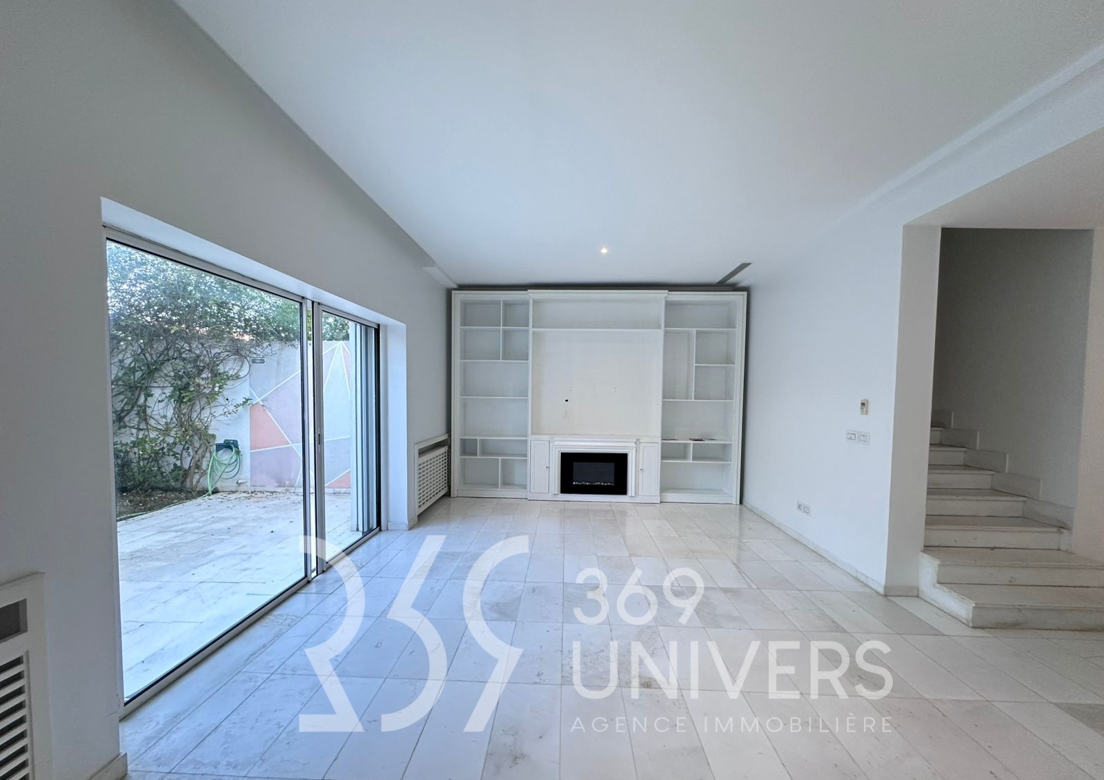 La Marsa&nbsp;Gammart&nbsp;Location&nbsp;Duplex&nbsp;Triplex avec piscine � gammarth ref rd073