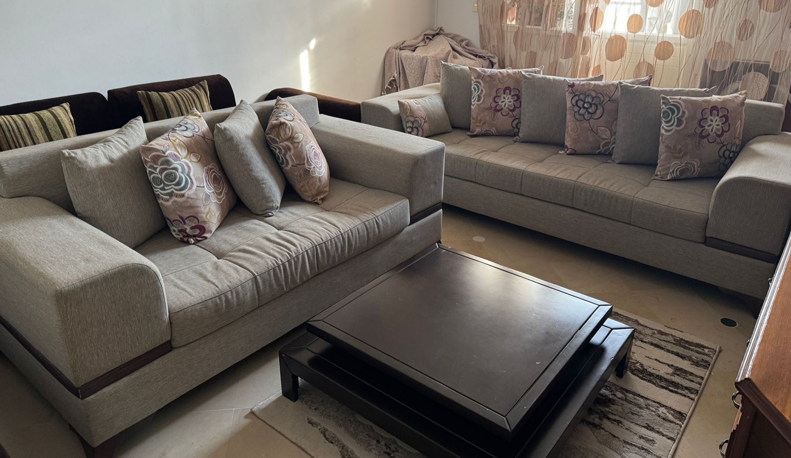 Nouvelle Medina&nbsp;Nouvelle Medina&nbsp;Salon - Salle � manger &nbsp;Salons&nbsp;Salon 5 places avec table basse