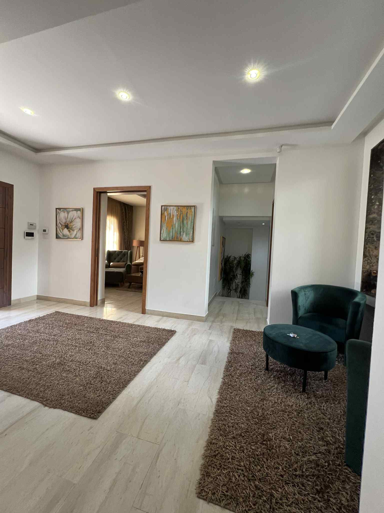 Megrine Megrine Coteau Location Appart. 5 pices+ Villa meubl