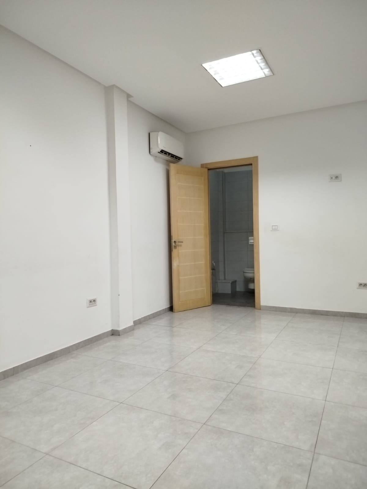 Ariana Ville Ariana Location Appart. 4 pices Al bureau ariana