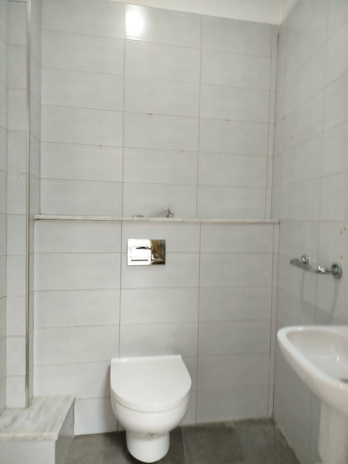 Ariana Ville Ariana Location Appart. 4 pices Al bureau ariana