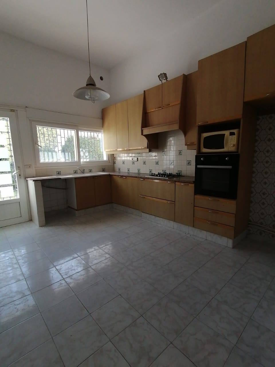 Le Bardo Le Bardo Location Appart. 5 pices+ Al grand rdc villa