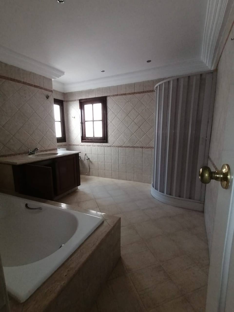 Le Bardo Le Bardo Location Appart. 5 pices+ Al grand rdc villa