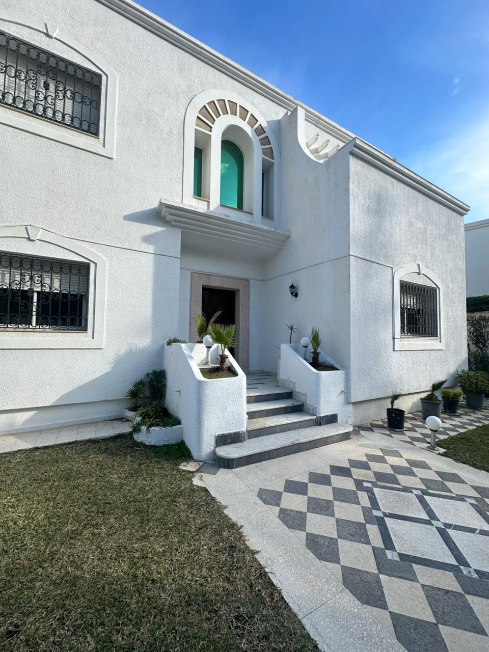 El Menzah&nbsp;Mutuelle Ville&nbsp;Location&nbsp;Maisons&nbsp;Agr�able villa � usage d habitation � notre dame