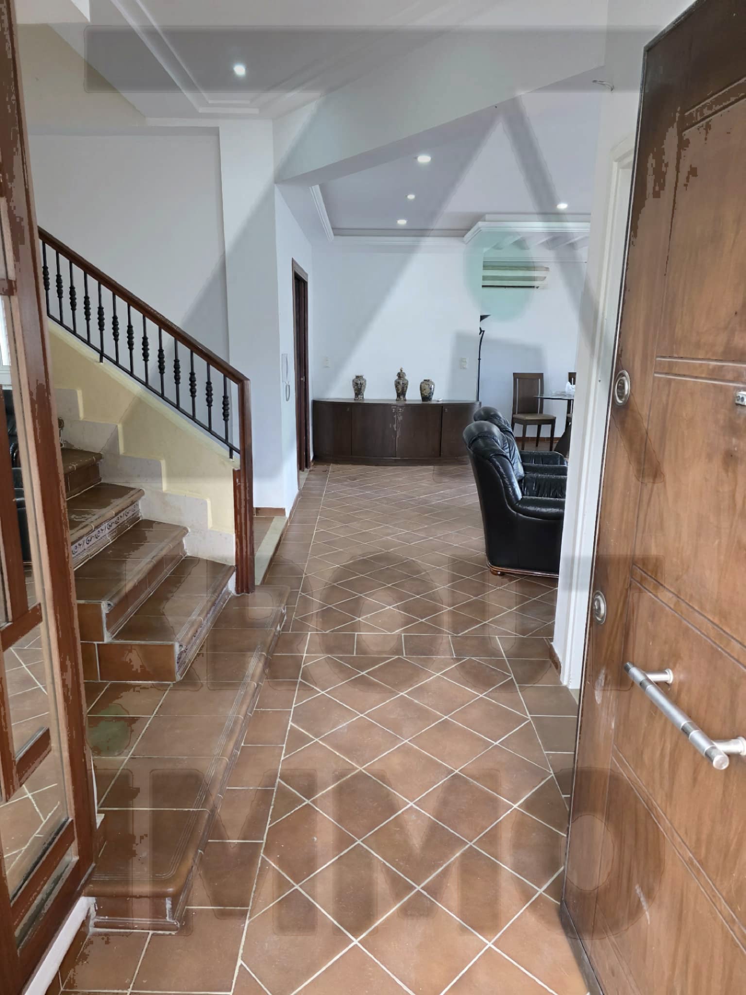 La Soukra Chotrana 1 Location Maisons Villa avec piscine meubl ou vide chotrana