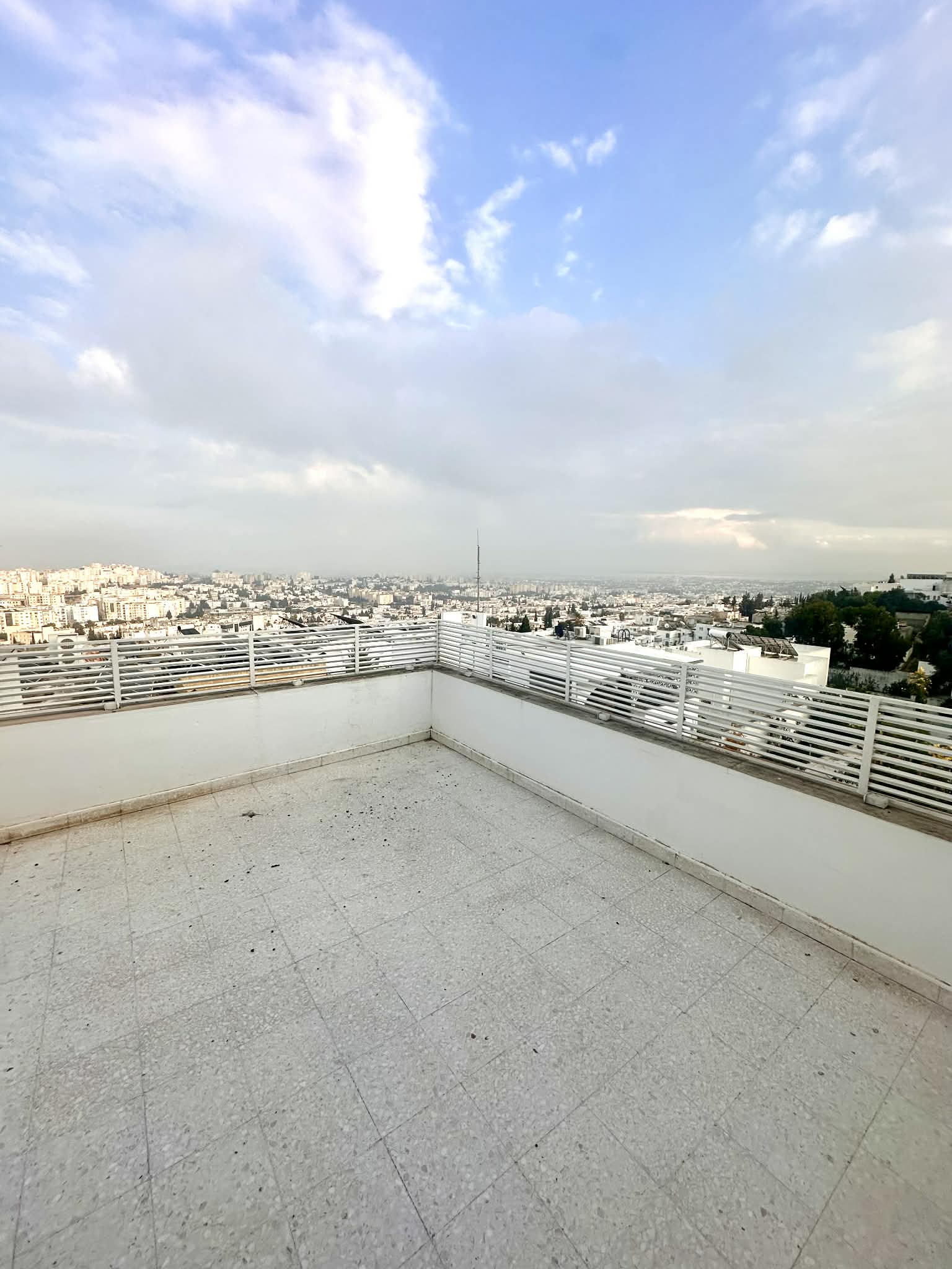 El Menzah&nbsp;El Menzah 9&nbsp;Location&nbsp;Maisons&nbsp;Villa haut standing