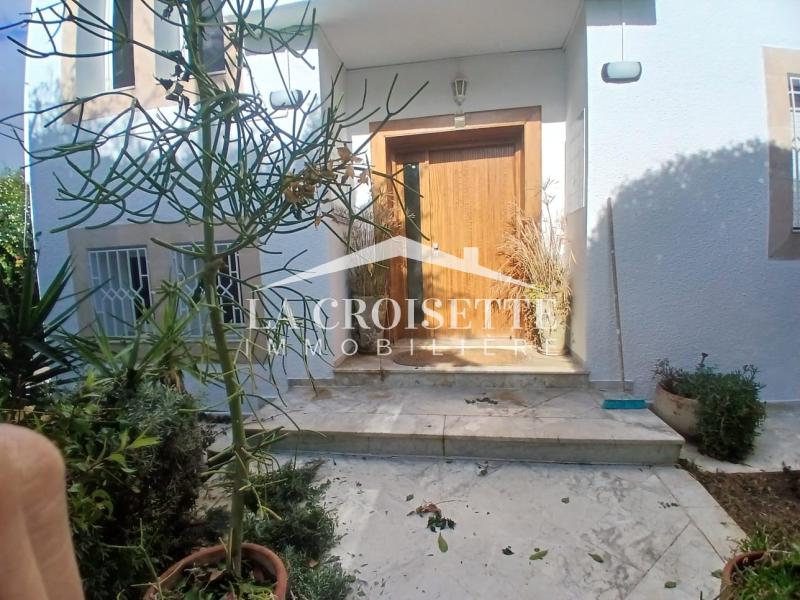 La Marsa Gammart Location Appart. 5 pices+ Villa s 5 avec piscine  gammarth mvl0047