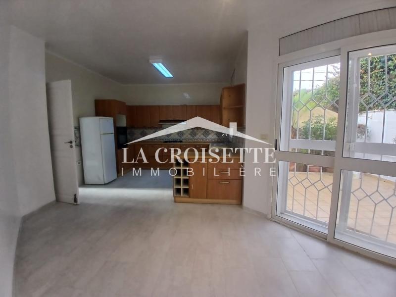 La Marsa Gammart Location Appart. 5 pices+ Villa s 5 avec piscine  gammarth mvl0047