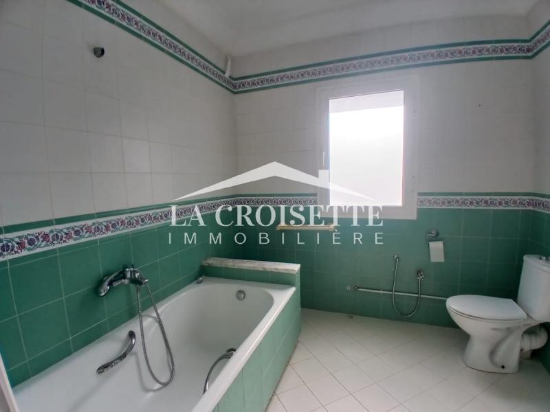 La Marsa Gammart Location Appart. 5 pices+ Villa s 5 avec piscine  gammarth mvl0047