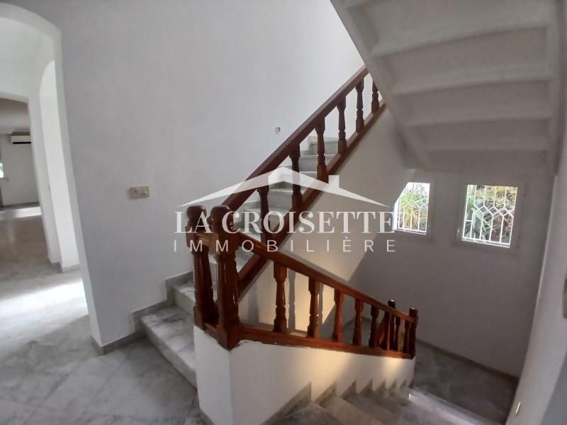 La Marsa Gammart Location Appart. 5 pices+ Villa s 5 avec piscine  gammarth mvl0047