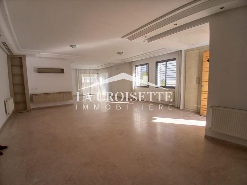 La Marsa&nbsp;Berge Du Lac&nbsp;Location&nbsp;Maisons&nbsp;Villa s5 avec piscine au lac 2 mvl0061