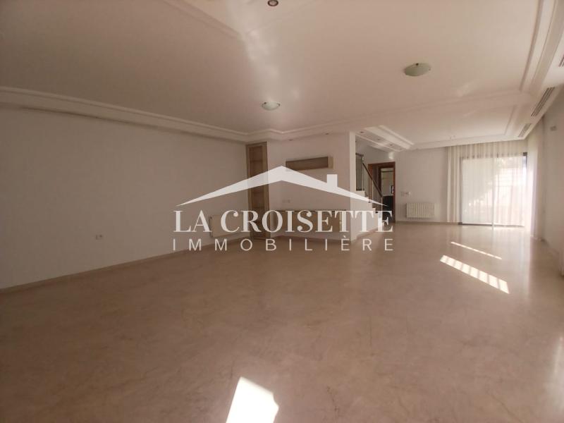 La Marsa&nbsp;Berge Du Lac&nbsp;Location&nbsp;Maisons&nbsp;Villa s5 avec piscine au lac 2 mvl0061