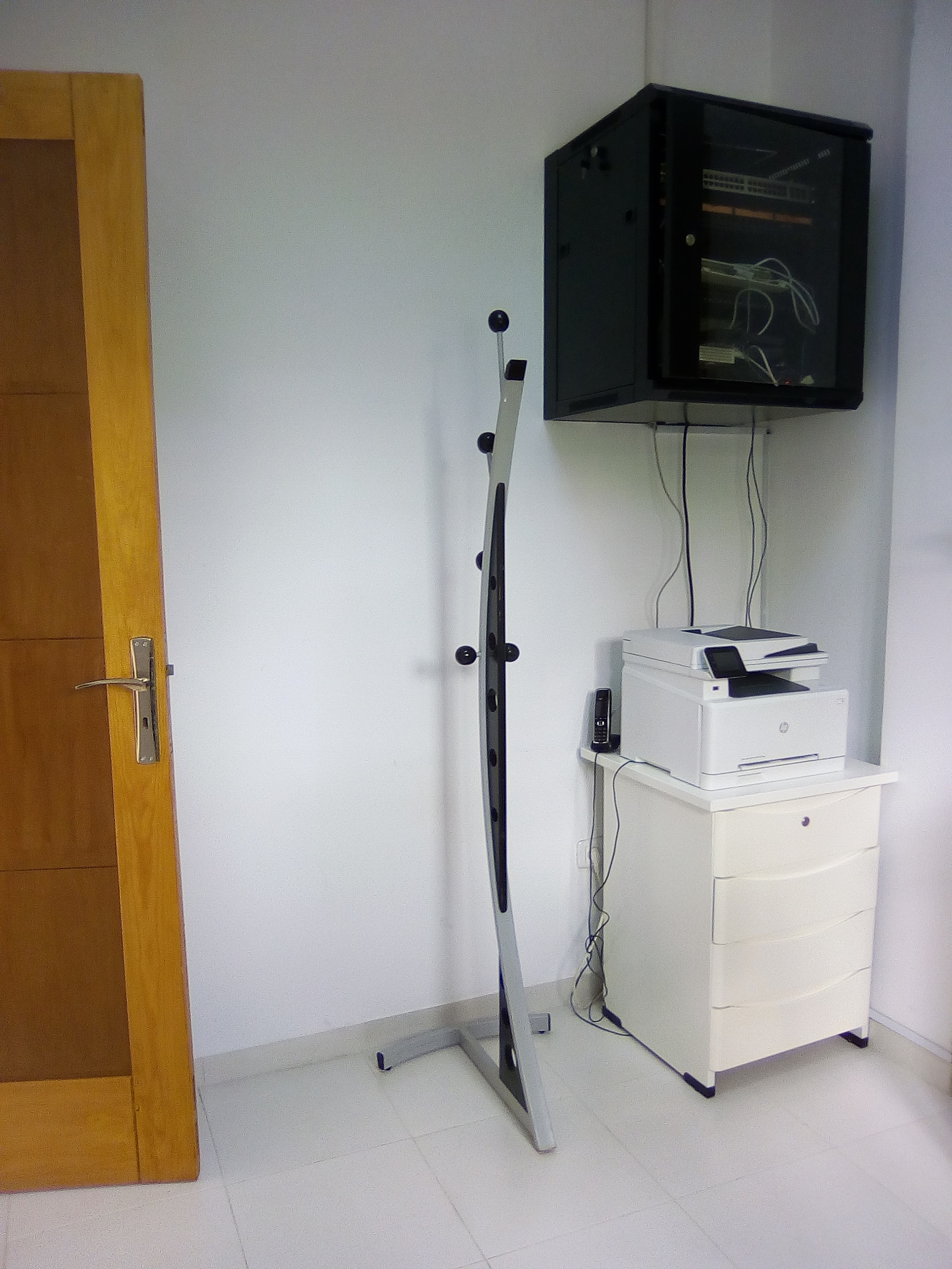 El Menzah El Menzah 4 Location Appart. 2 pices Bureau professions librales et mdicales