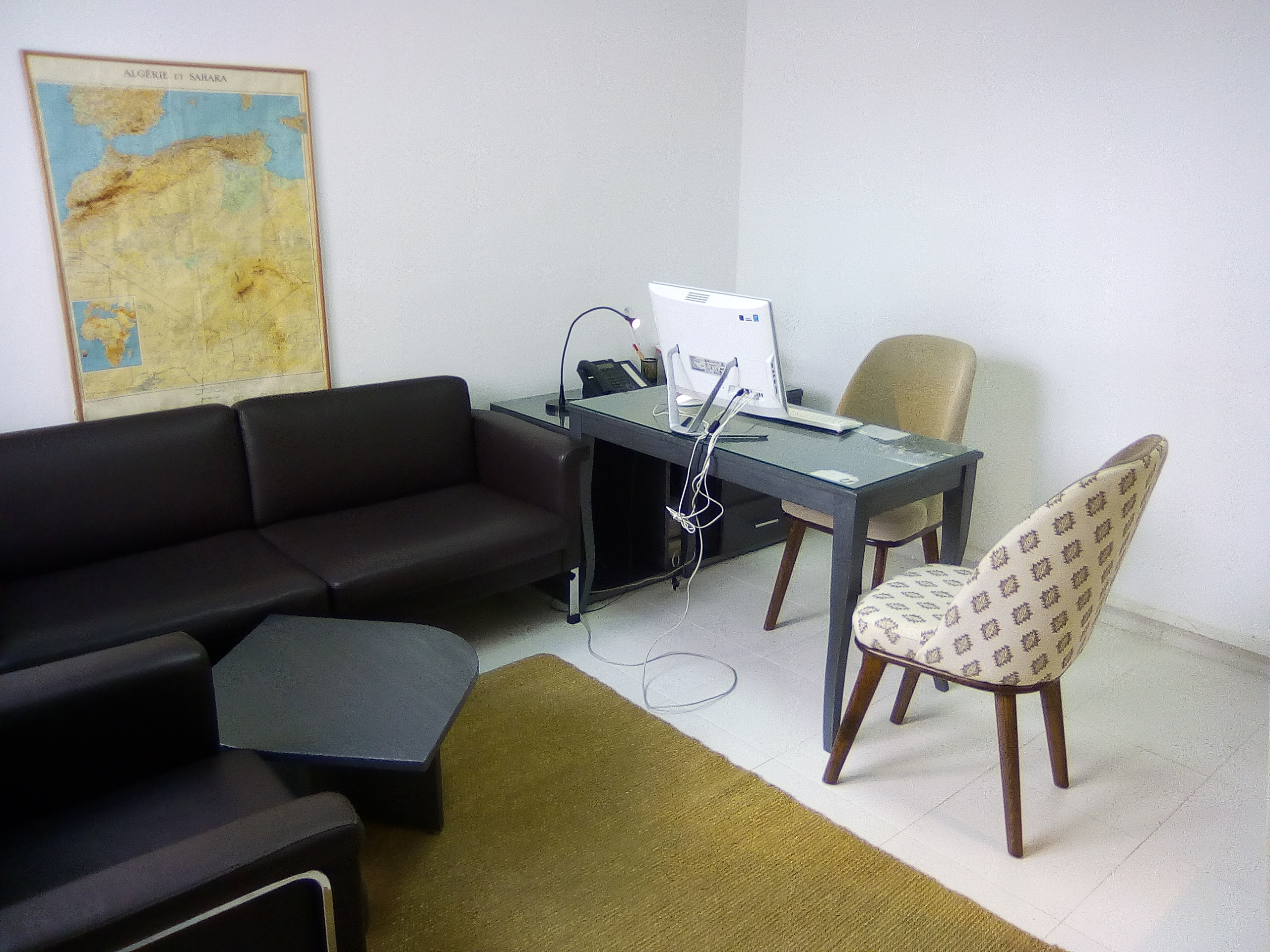 El Menzah El Menzah 4 Location Appart. 2 pices Bureau professions librales et mdicales