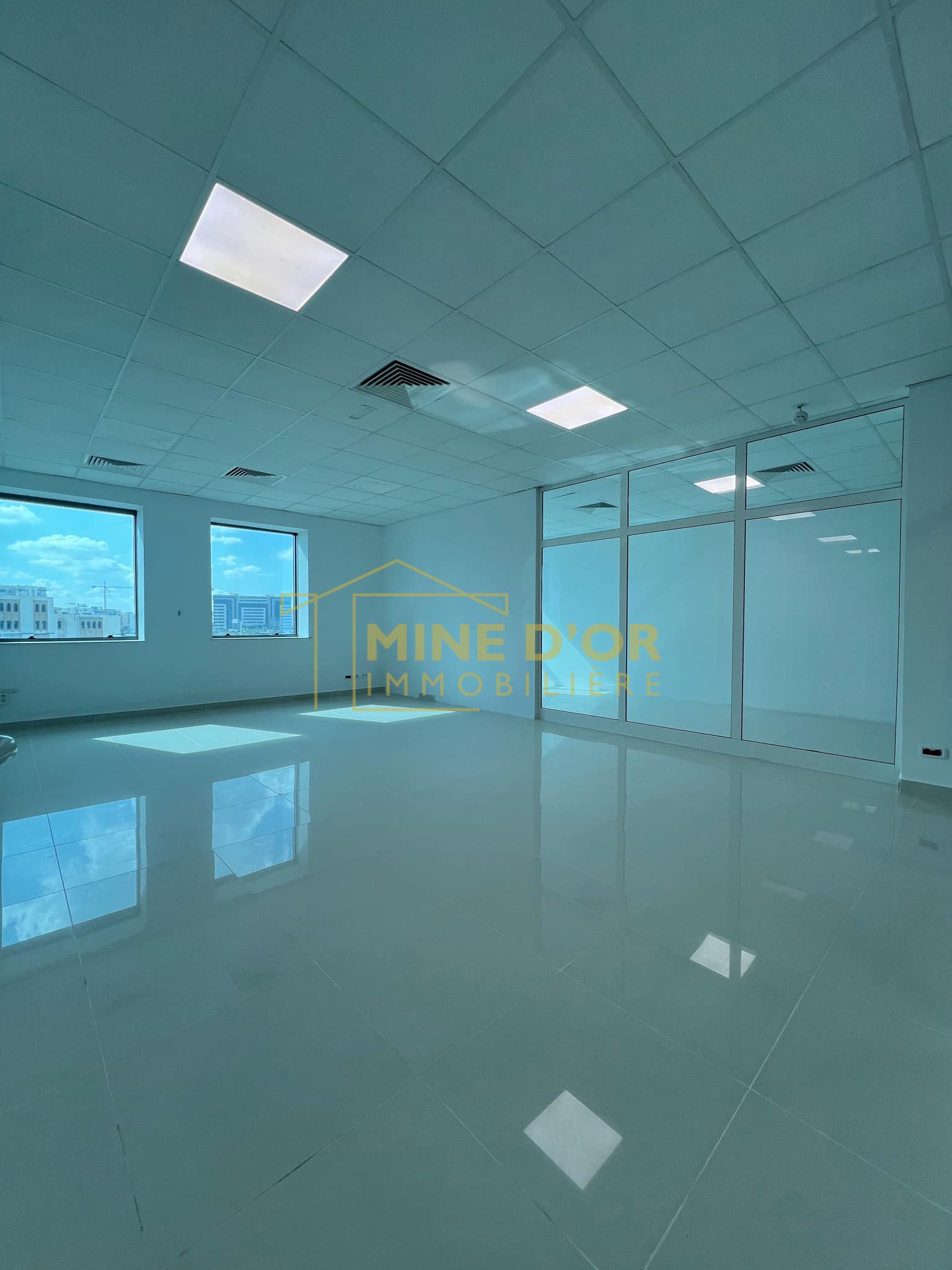 La Soukra&nbsp;Charguia 2&nbsp;Bureaux & Commerces&nbsp;Bureau&nbsp;Al plateau neuf 620 m au coeur charguia 2